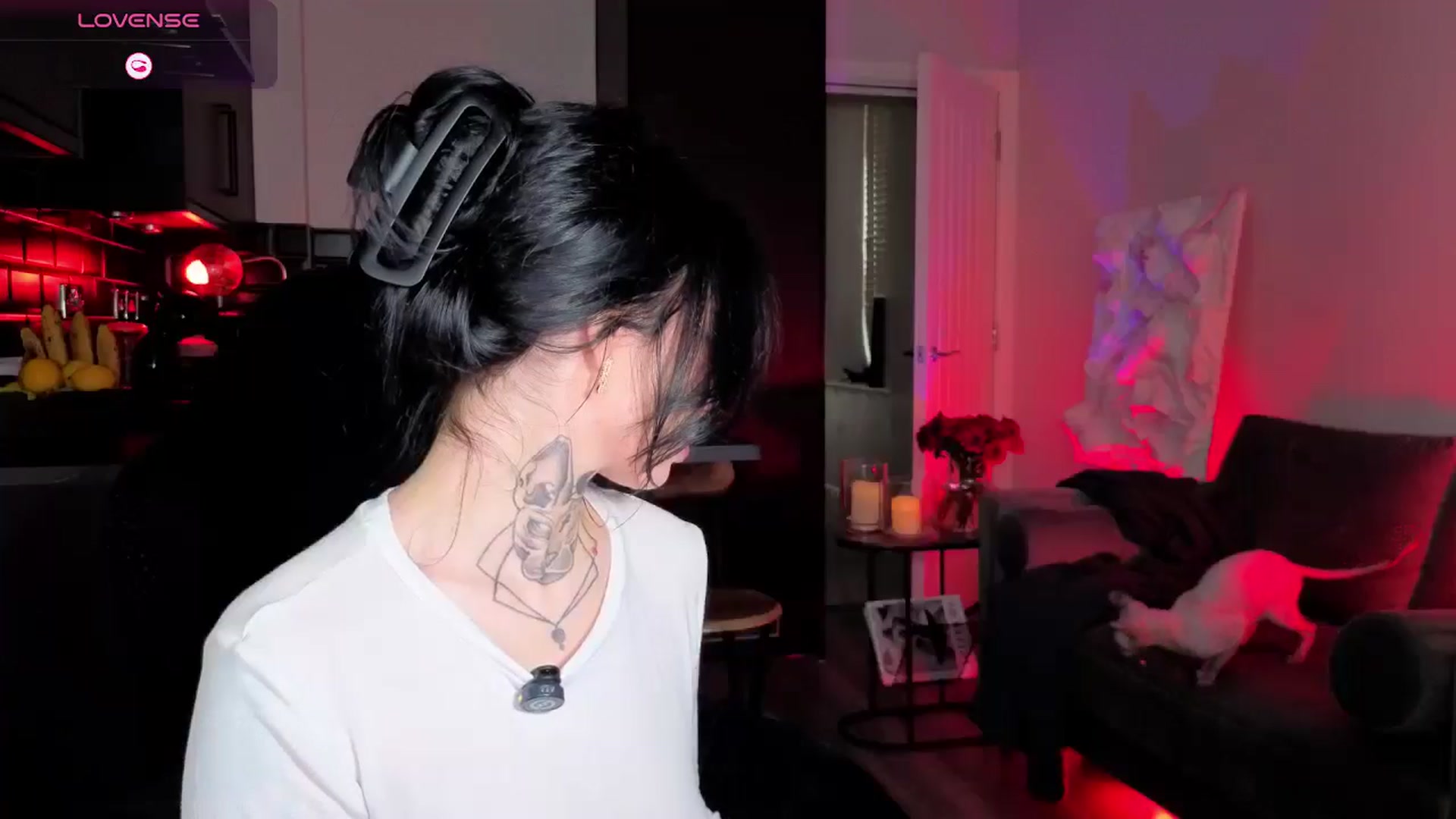 Gallery image thumbnail from Alice's myfreecams stream on, 04/19/2026, 12:39 image 13 of 20