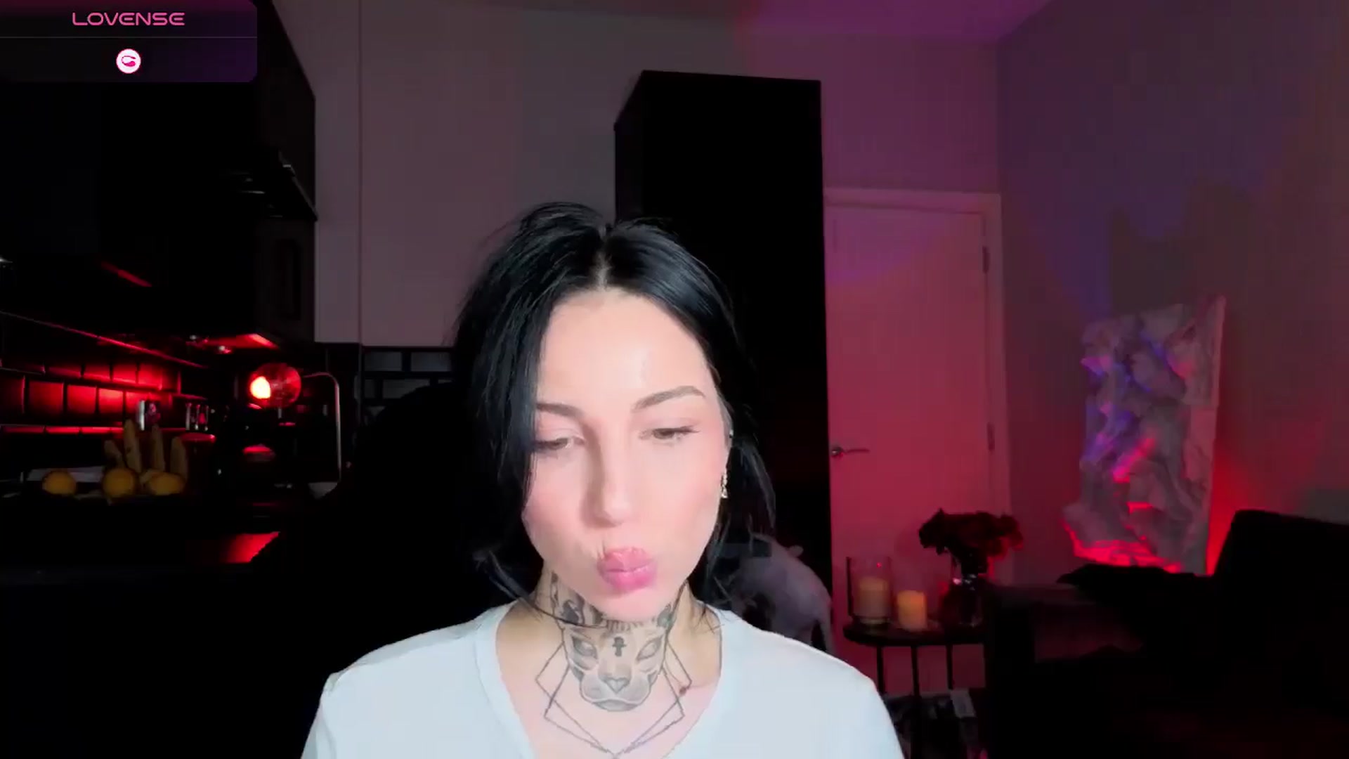 Gallery image thumbnail from Alice's myfreecams stream on, 04/19/2026, 12:39 image 11 of 20