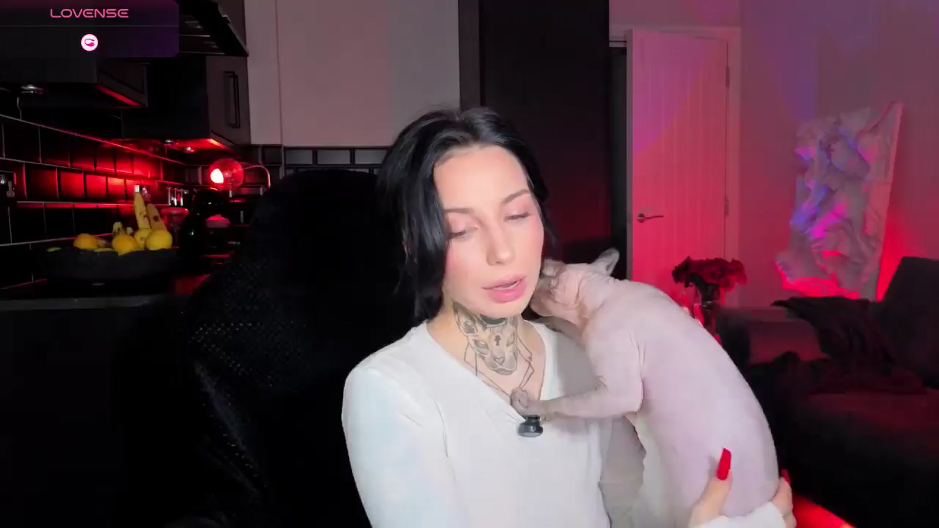 Gallery image thumbnail from Alice's myfreecams stream on, 04/19/2026, 15:20 image 7 of 20