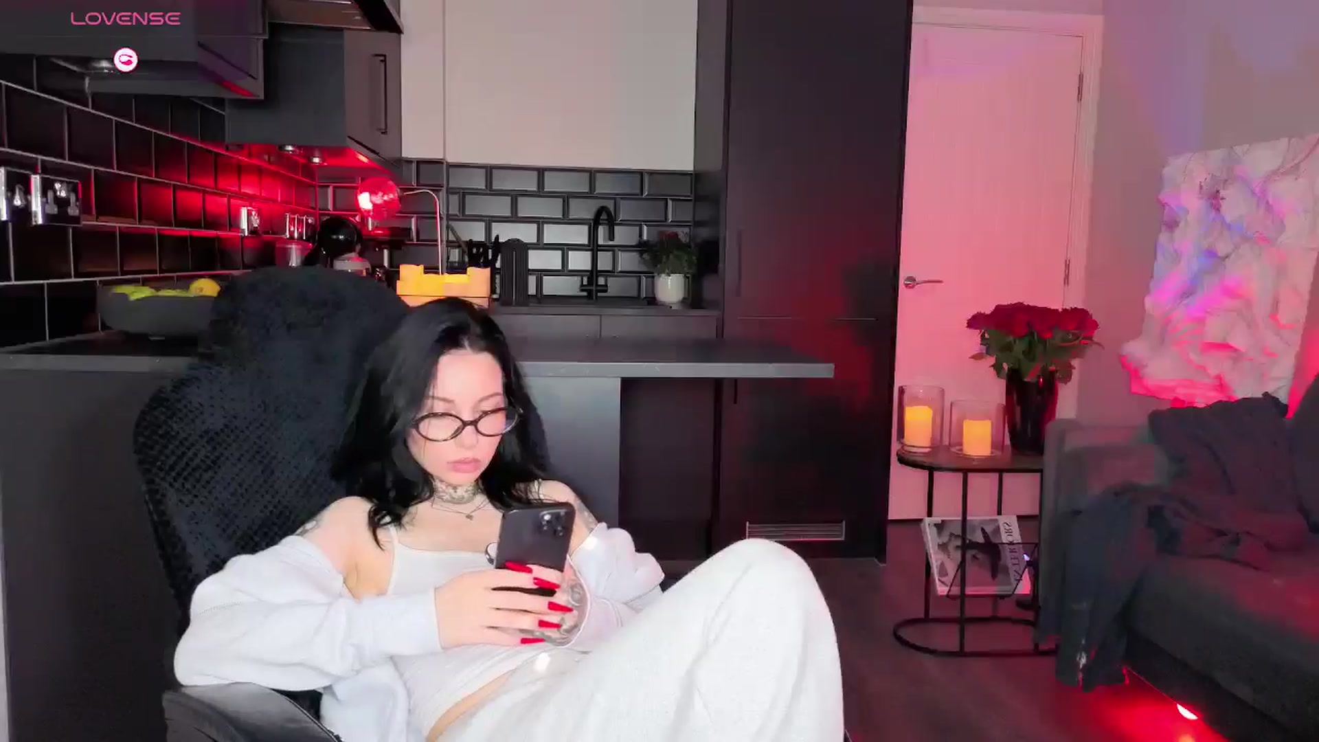 Gallery image thumbnail from Alice's myfreecams stream on, 04/25/2026, 07:54 image 6 of 20