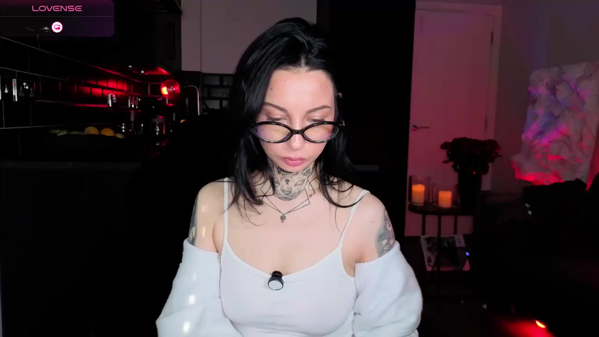 Gallery image thumbnail from Alice's myfreecams stream on, 04/25/2026, 07:54 image 10 of 20