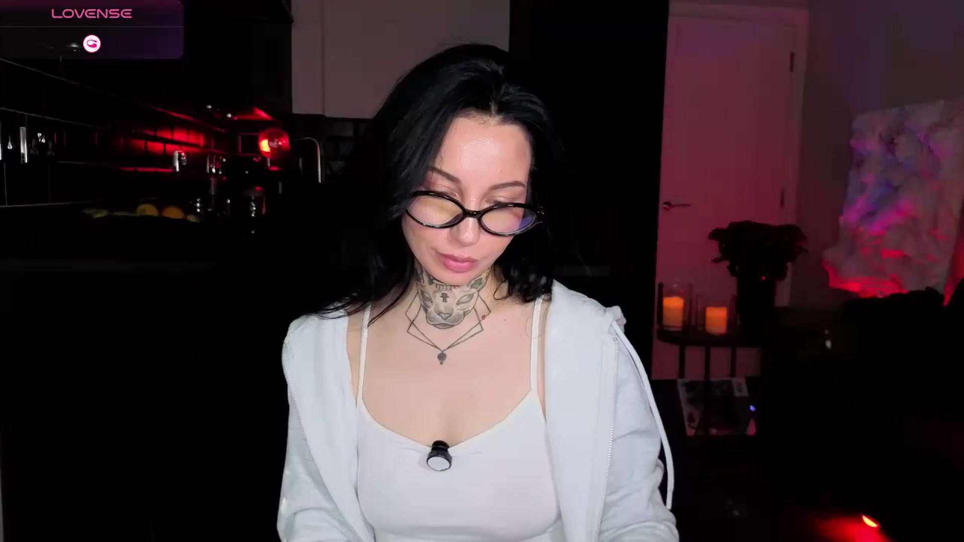 Gallery image thumbnail from Alice's myfreecams stream on, 04/25/2026, 07:54 image 18 of 20
