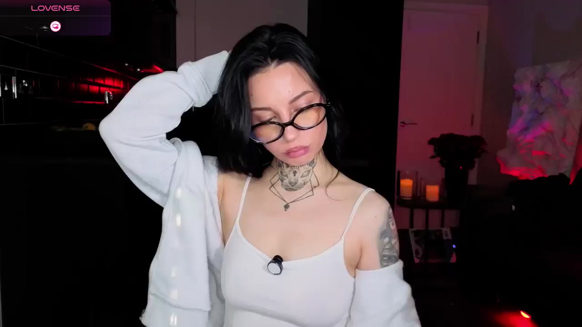 Gallery image thumbnail from Alice's myfreecams stream on, 04/25/2026, 07:54 image 12 of 20