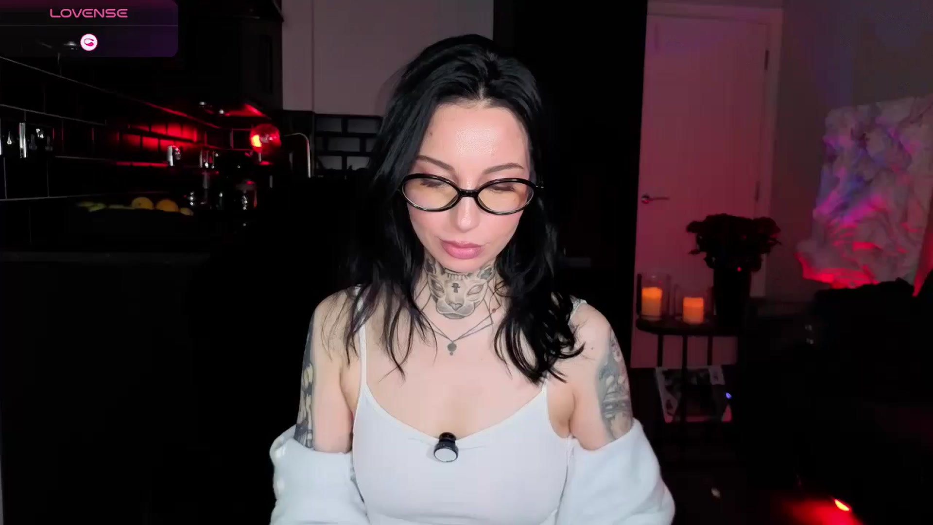Gallery image thumbnail from Alice's myfreecams stream on, 04/25/2026, 07:54 image 16 of 20