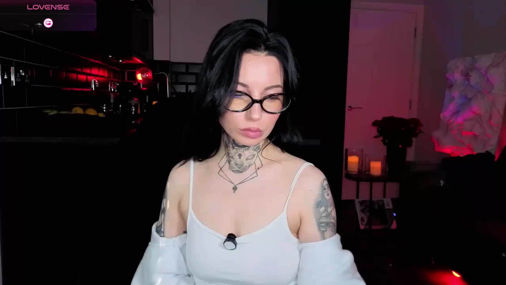 Gallery image thumbnail from Alice's myfreecams stream on, 04/25/2026, 07:54 image 14 of 20