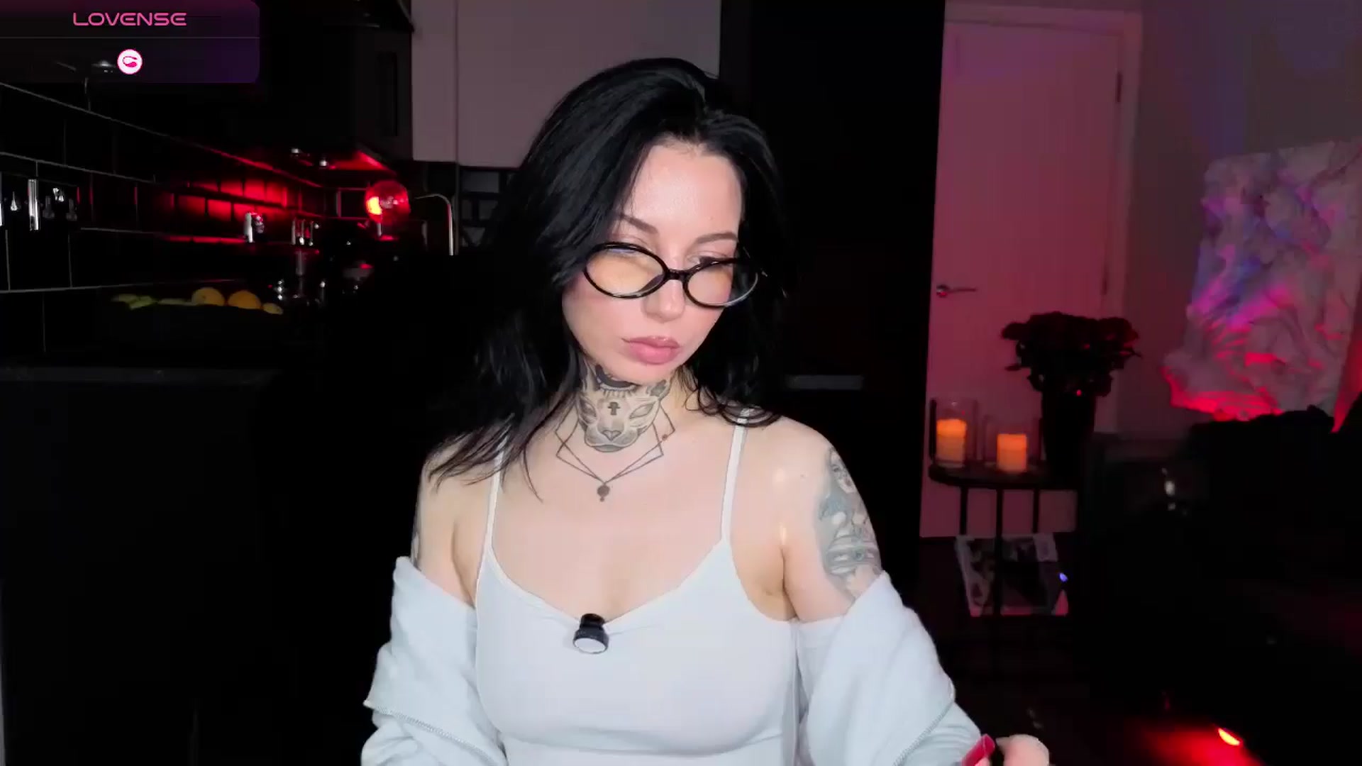 Gallery image thumbnail from Alice's myfreecams stream on, 04/25/2026, 07:54 image 19 of 20