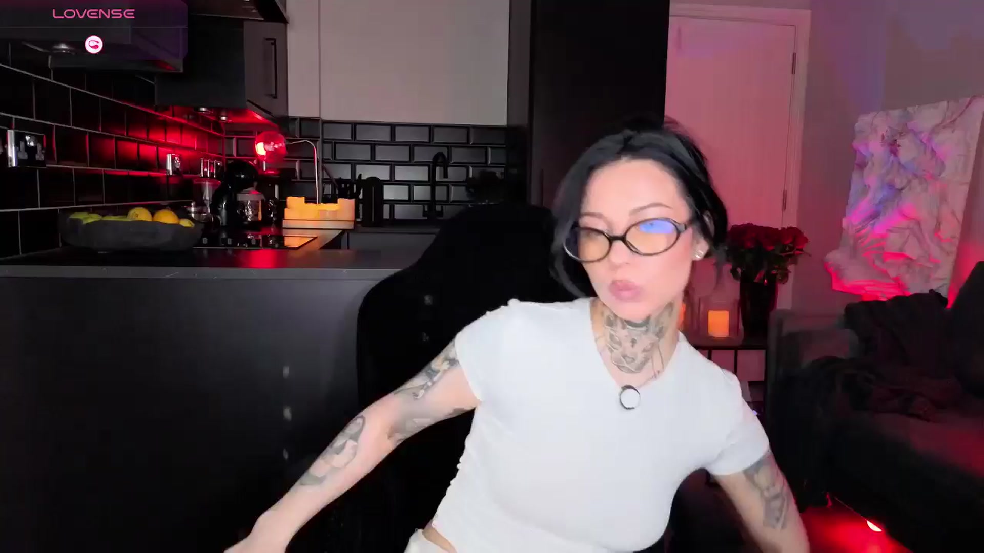 Gallery image thumbnail from Alice's myfreecams stream on, 04/25/2026, 09:31 image 5 of 20
