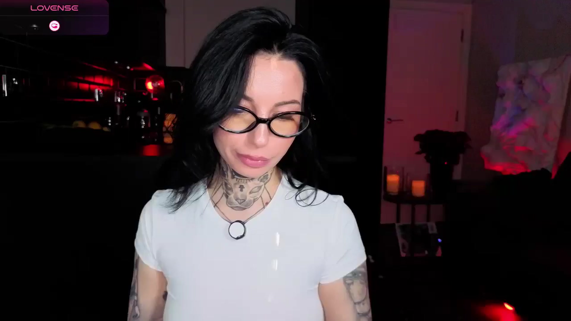 Gallery image thumbnail from Alice's myfreecams stream on, 04/25/2026, 09:31 image 1 of 20