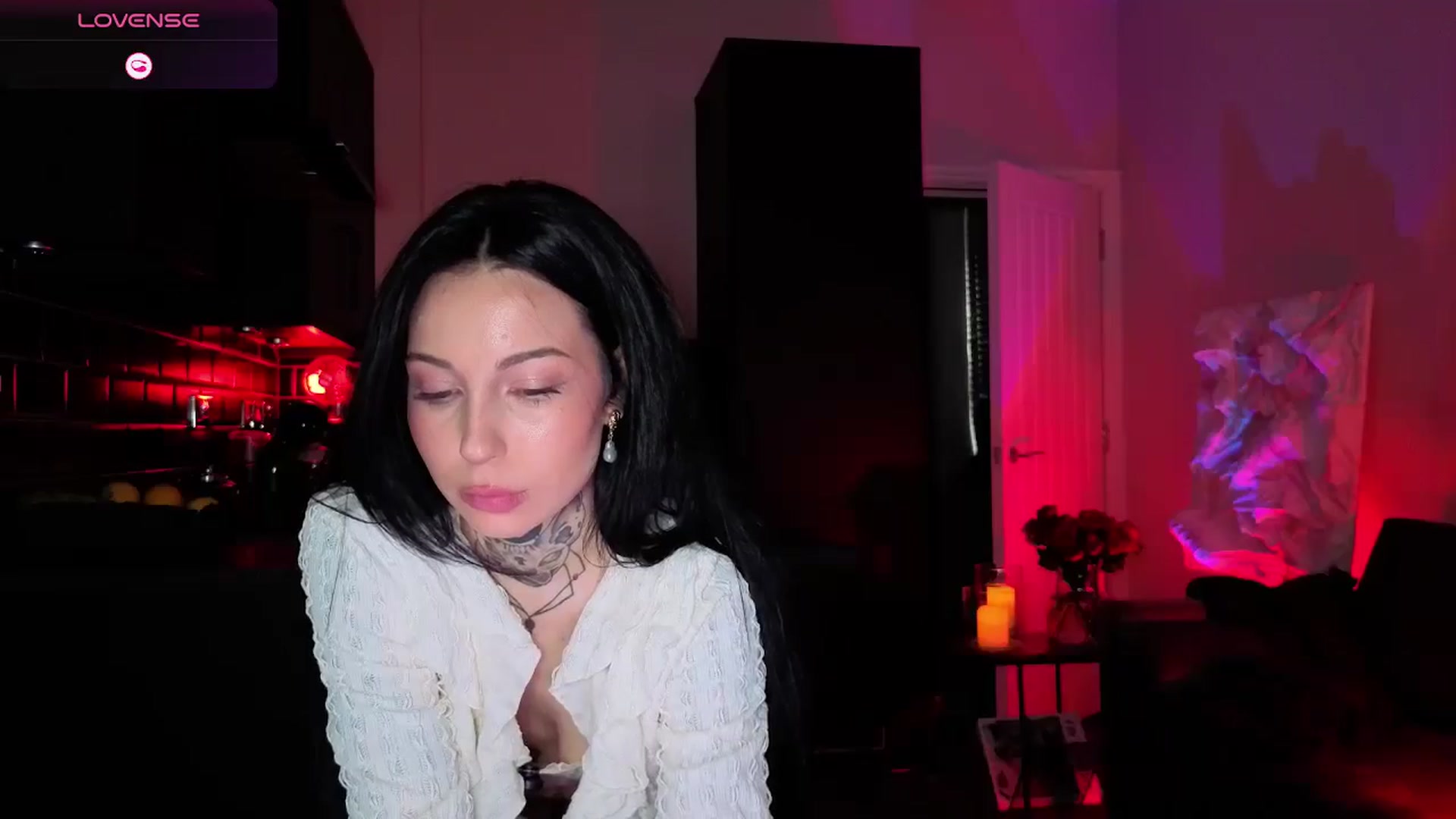 Gallery image thumbnail from Alice's myfreecams stream on, 04/26/2026, 08:44 image 16 of 20