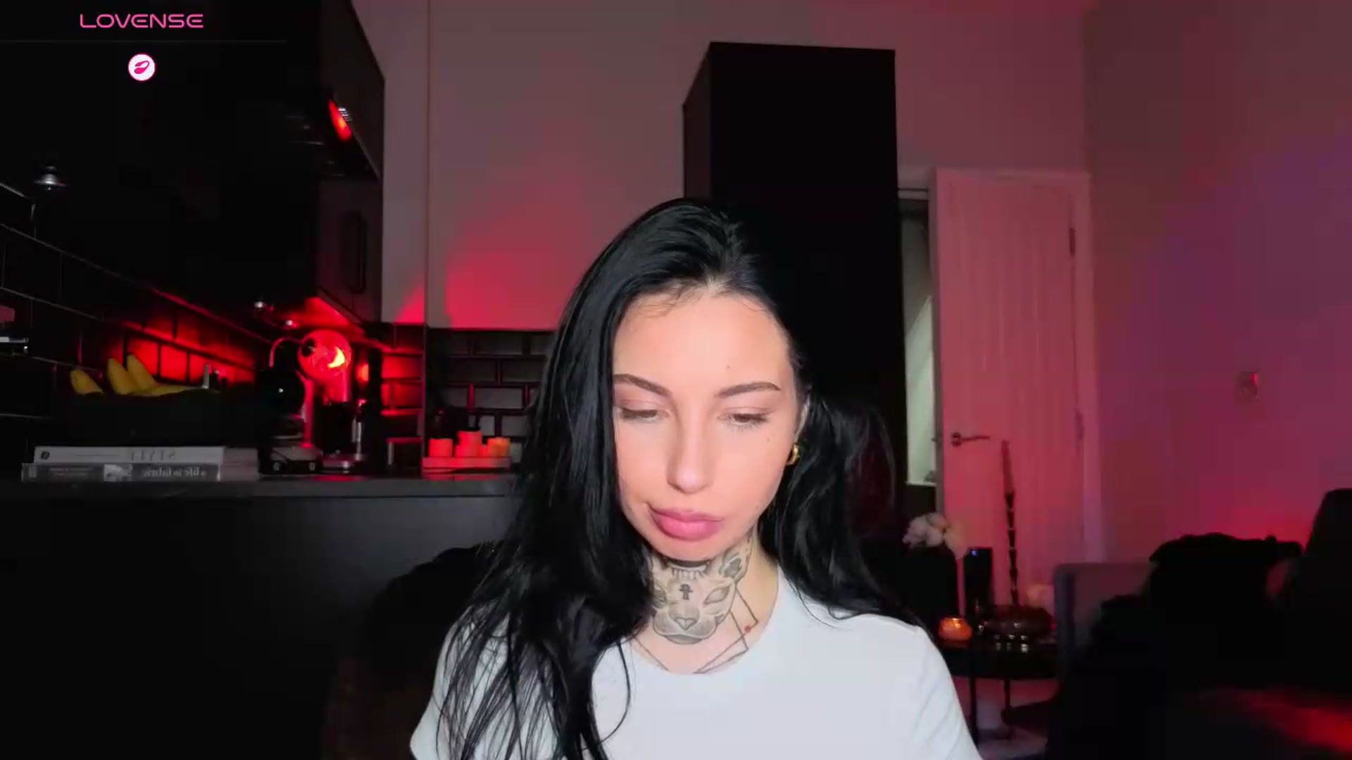Gallery image thumbnail from Alice's myfreecams stream on, 09/12/2026, 15:00 image 4 of 20