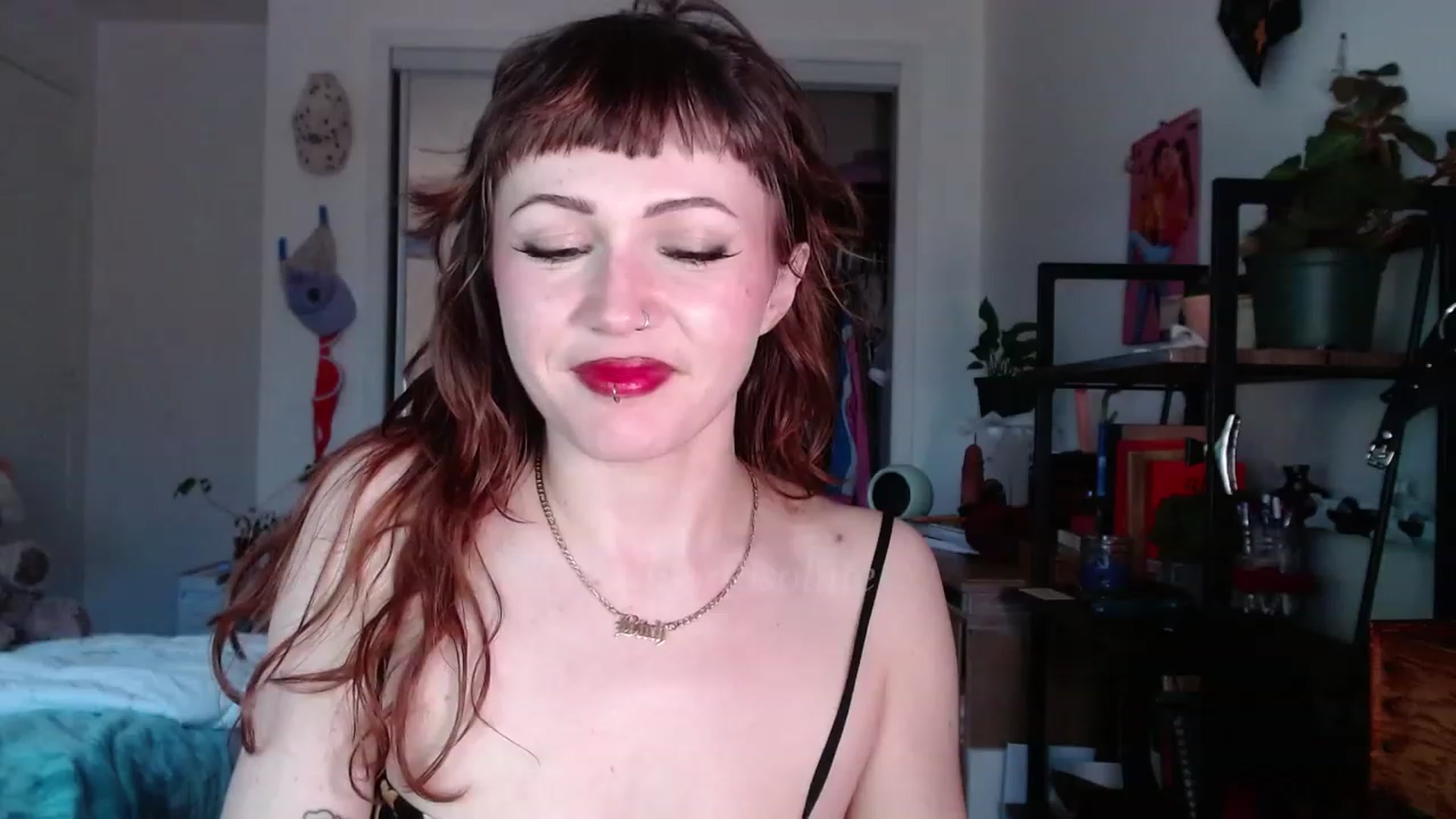 Gallery image thumbnail from AliceBdayBabe's myfreecams stream on, 01/04/2023, 23:17 image 7 of 20