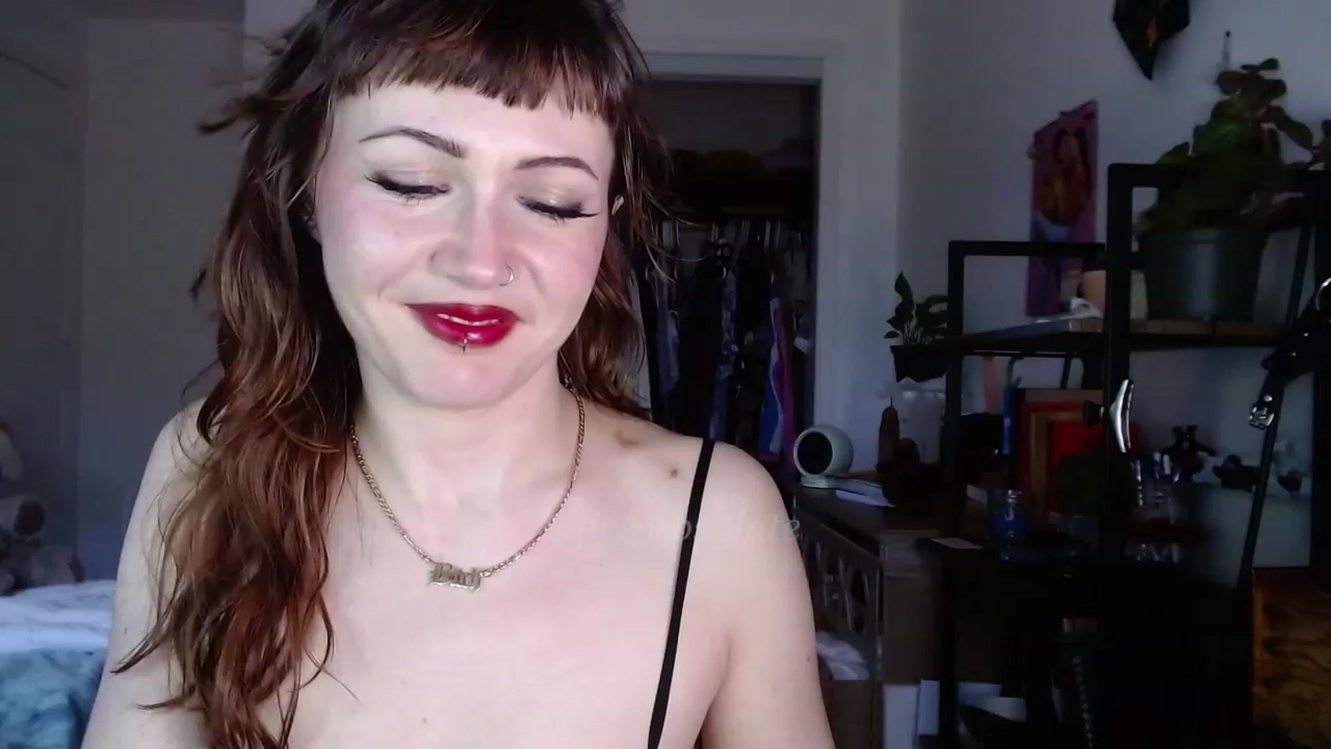 Gallery image thumbnail from AliceBdayBabe's myfreecams stream on, 01/04/2023, 23:17 image 6 of 20