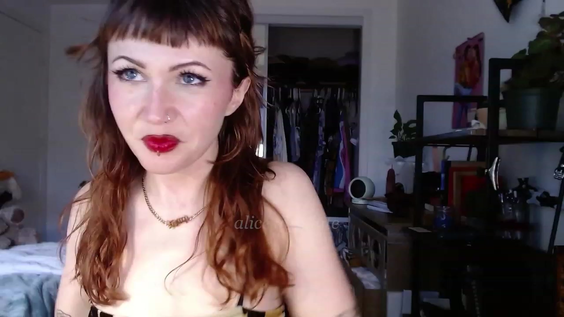 Gallery image thumbnail from AliceBdayBabe's myfreecams stream on, 01/04/2023, 23:17 image 1 of 20
