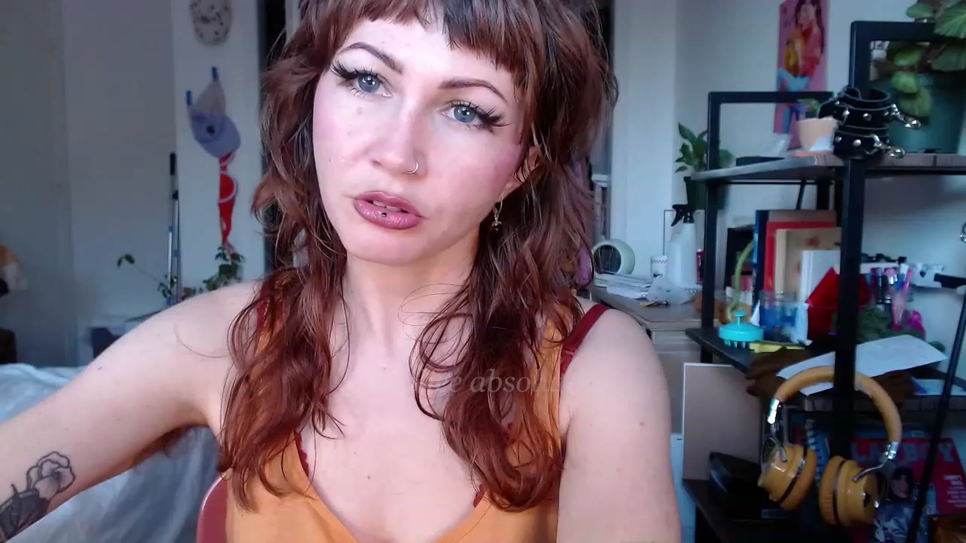 Gallery image thumbnail from AliceBdayBabe's myfreecams stream on, 01/17/2023, 19:41 image 6 of 20