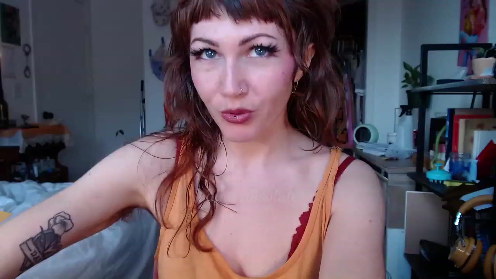 Gallery image thumbnail from AliceBdayBabe's myfreecams stream on, 01/17/2023, 19:41 image 1 of 20