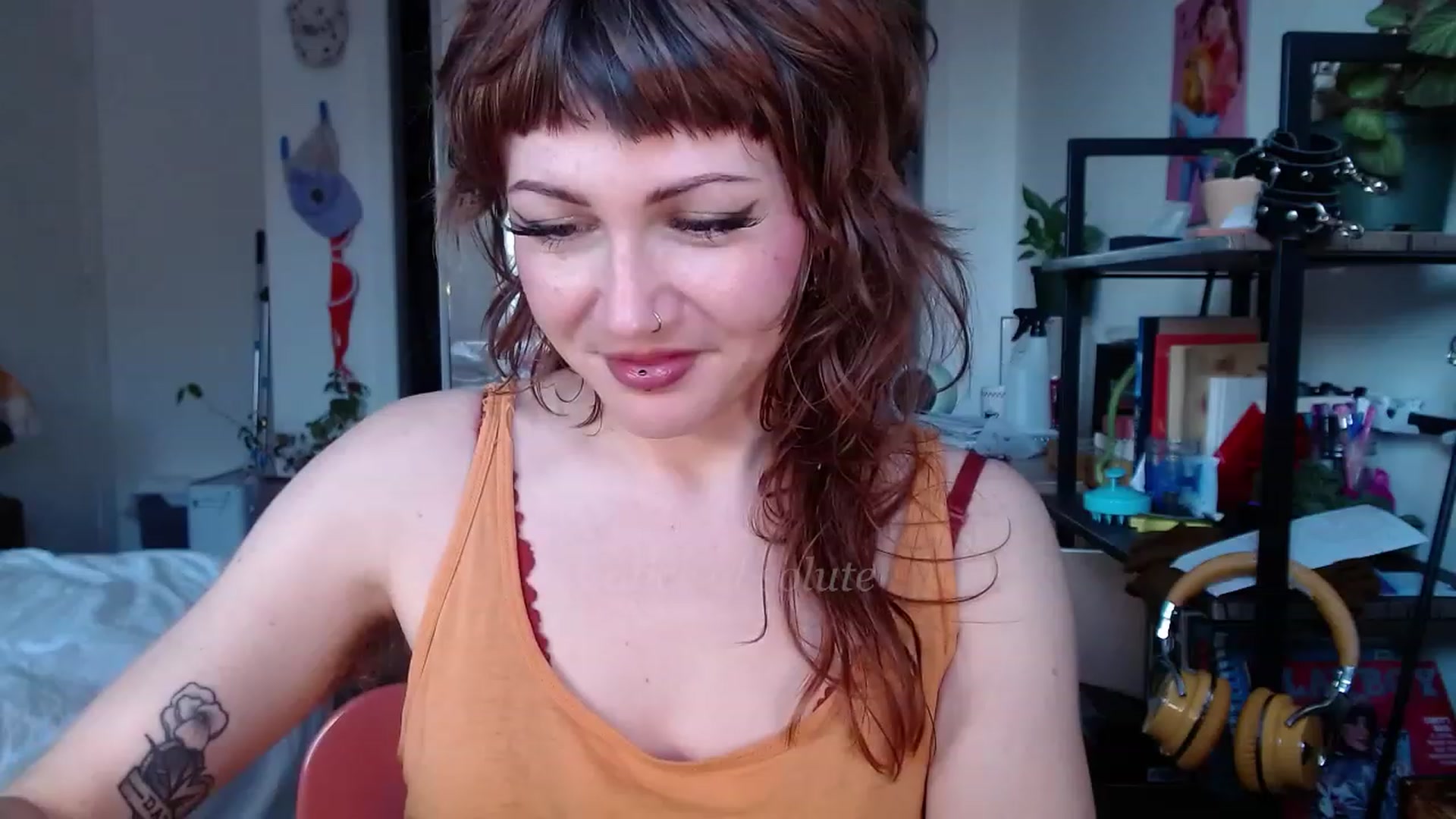 Gallery image thumbnail from AliceBdayBabe's myfreecams stream on, 01/17/2023, 19:41 image 10 of 20