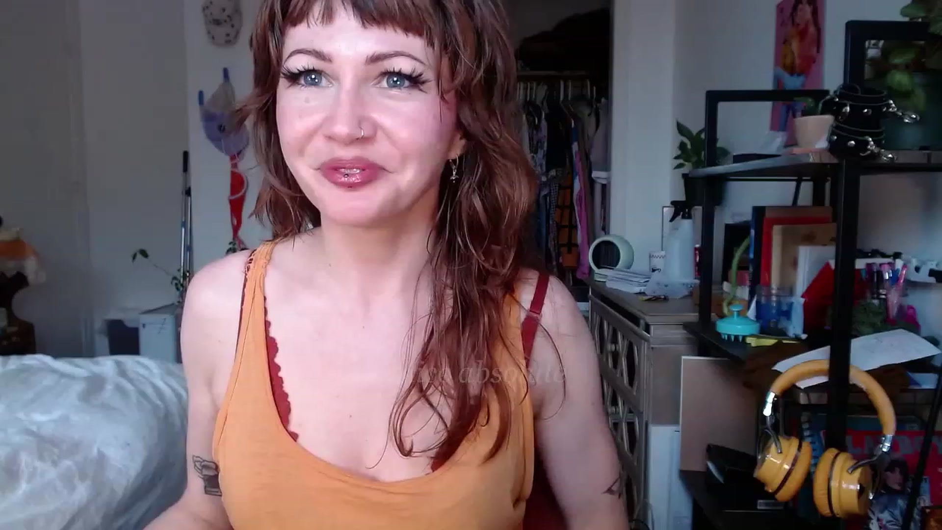 Gallery image thumbnail from AliceBdayBabe's myfreecams stream on, 01/17/2023, 20:22 image 10 of 20