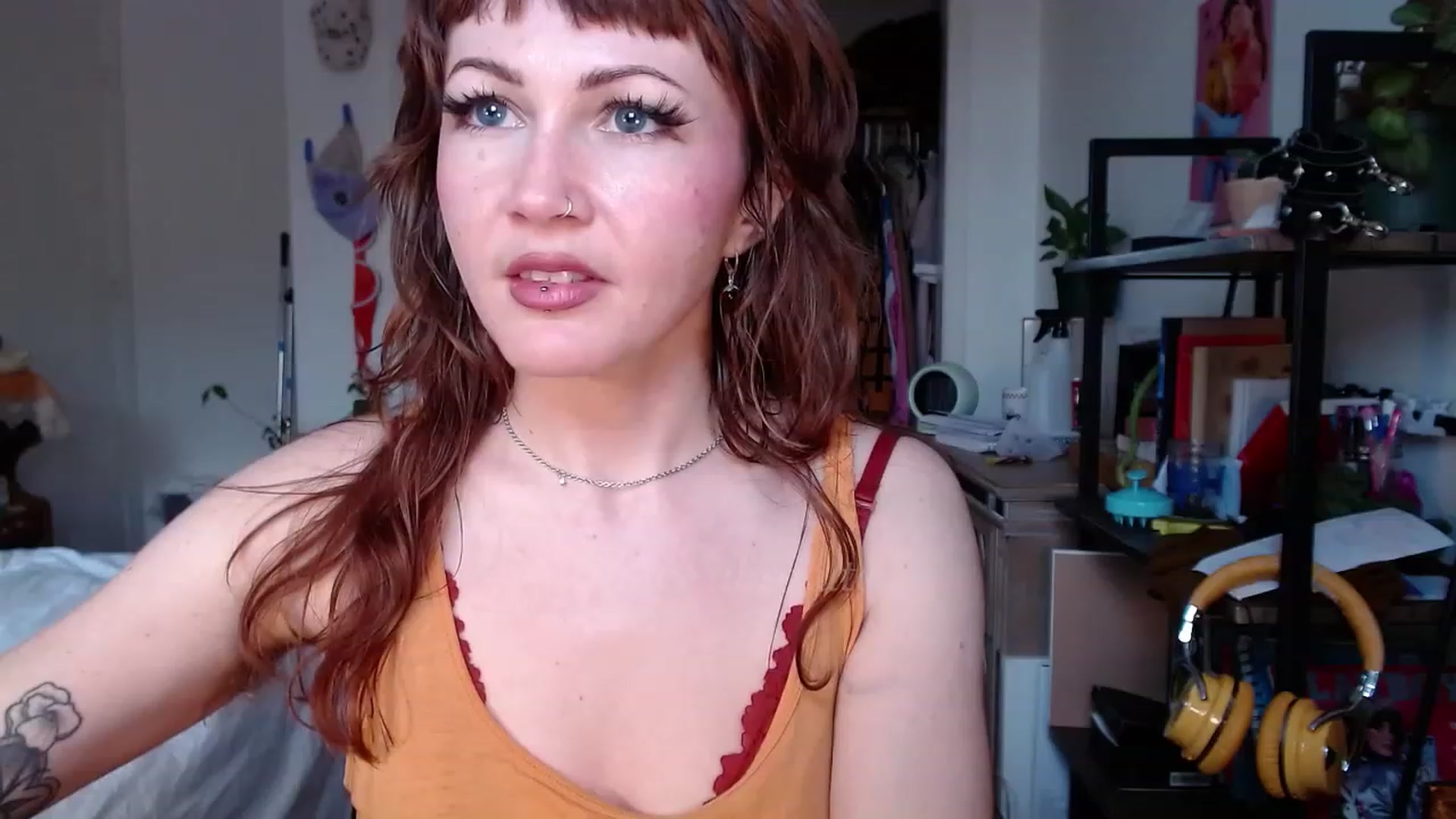 Gallery image thumbnail from AliceBdayBabe's myfreecams stream on, 01/17/2023, 20:22 image 2 of 20
