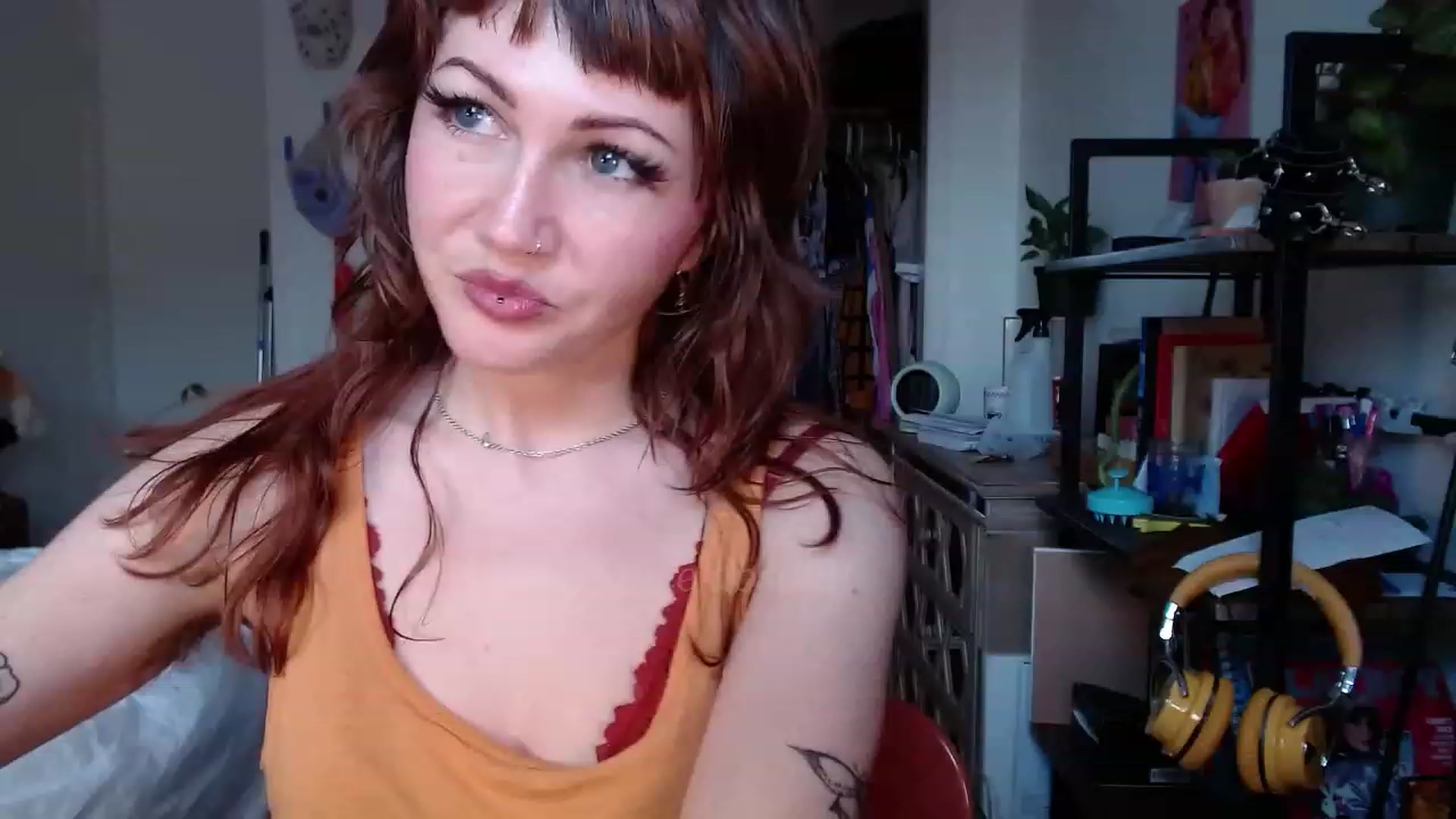 Gallery image thumbnail from AliceBdayBabe's myfreecams stream on, 01/17/2023, 20:22 image 1 of 20