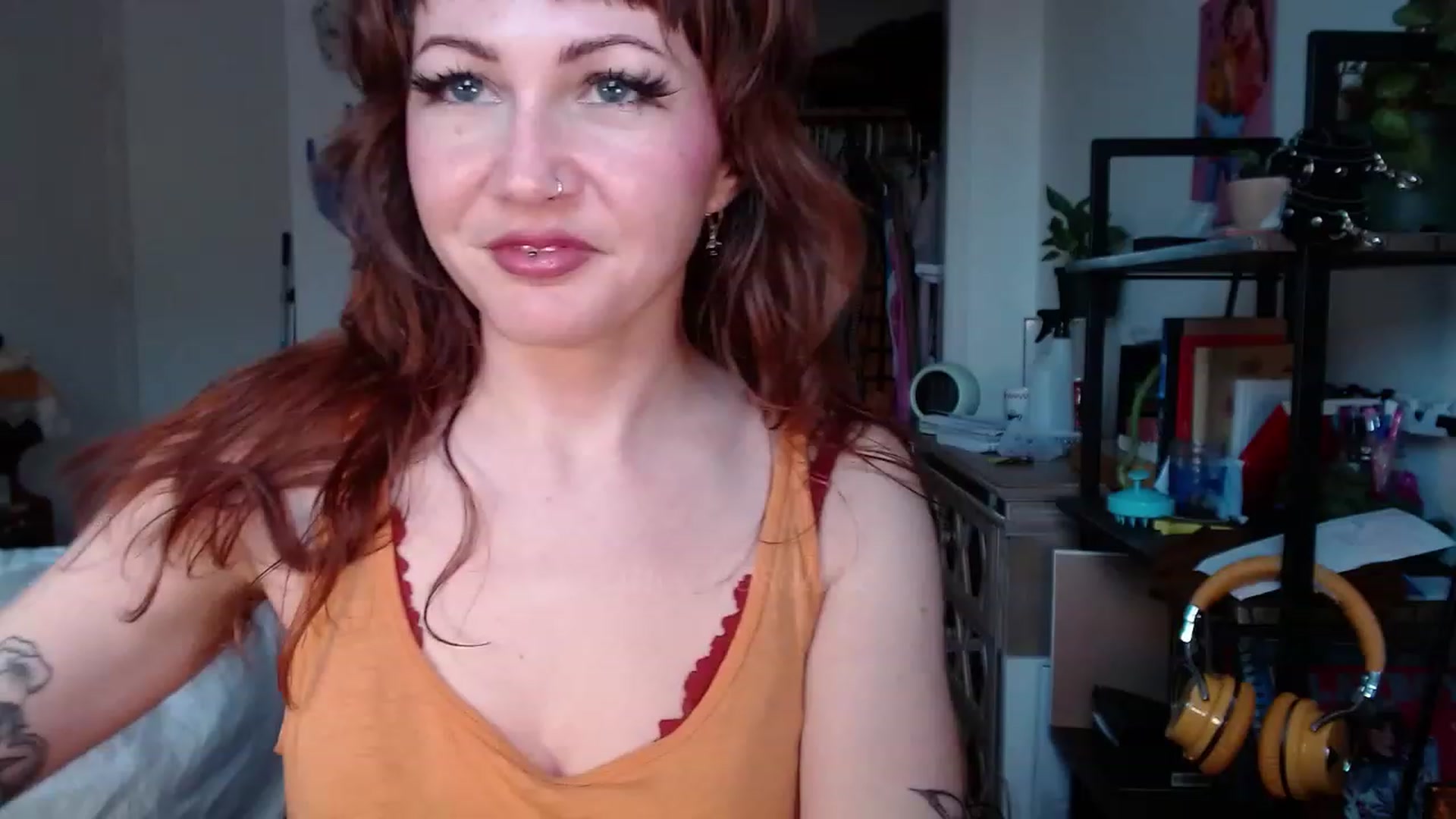 Gallery image thumbnail from AliceBdayBabe's myfreecams stream on, 01/17/2023, 20:22 image 16 of 20