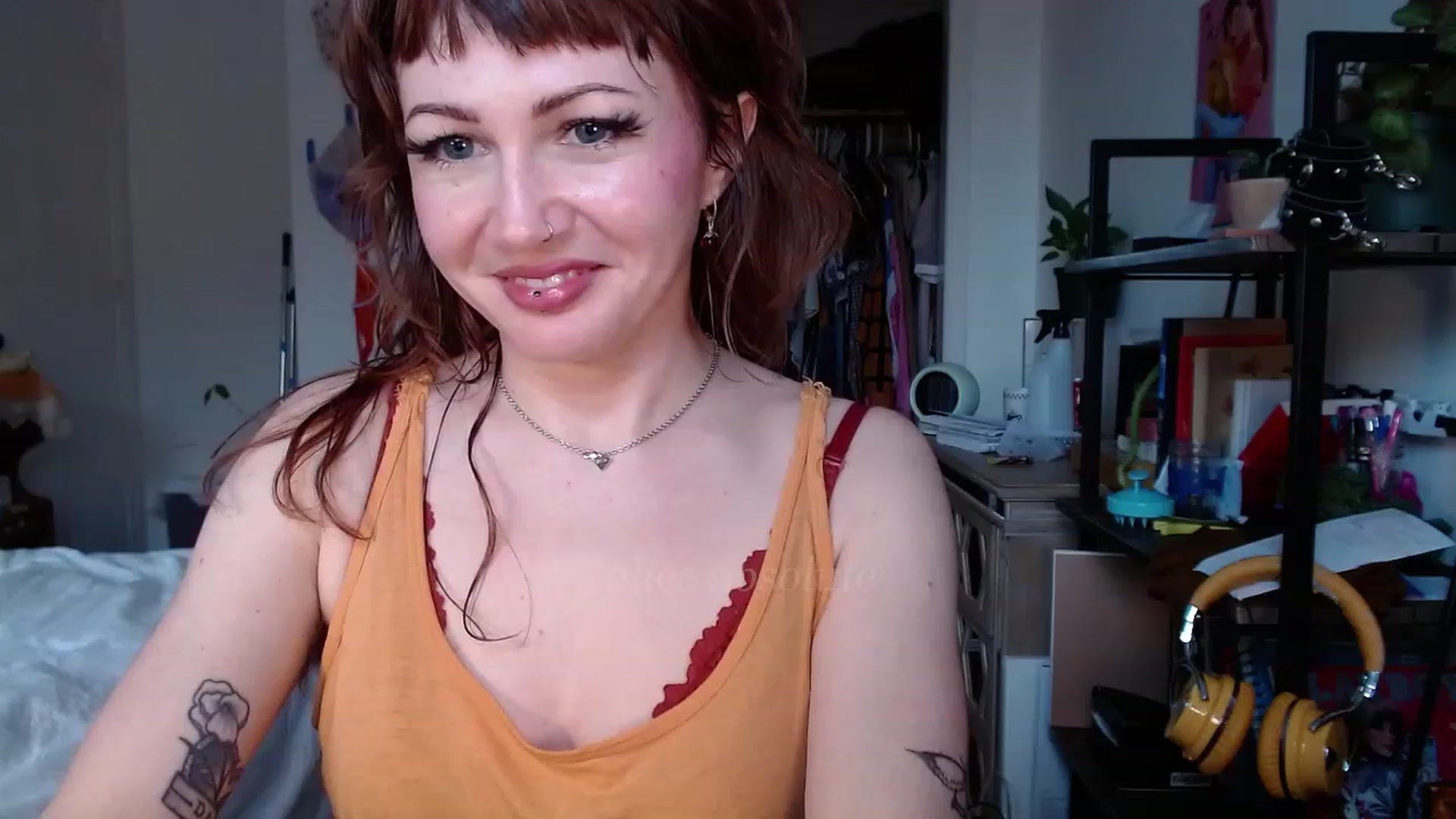 Gallery image thumbnail from AliceBdayBabe's myfreecams stream on, 01/17/2023, 20:22 image 8 of 20