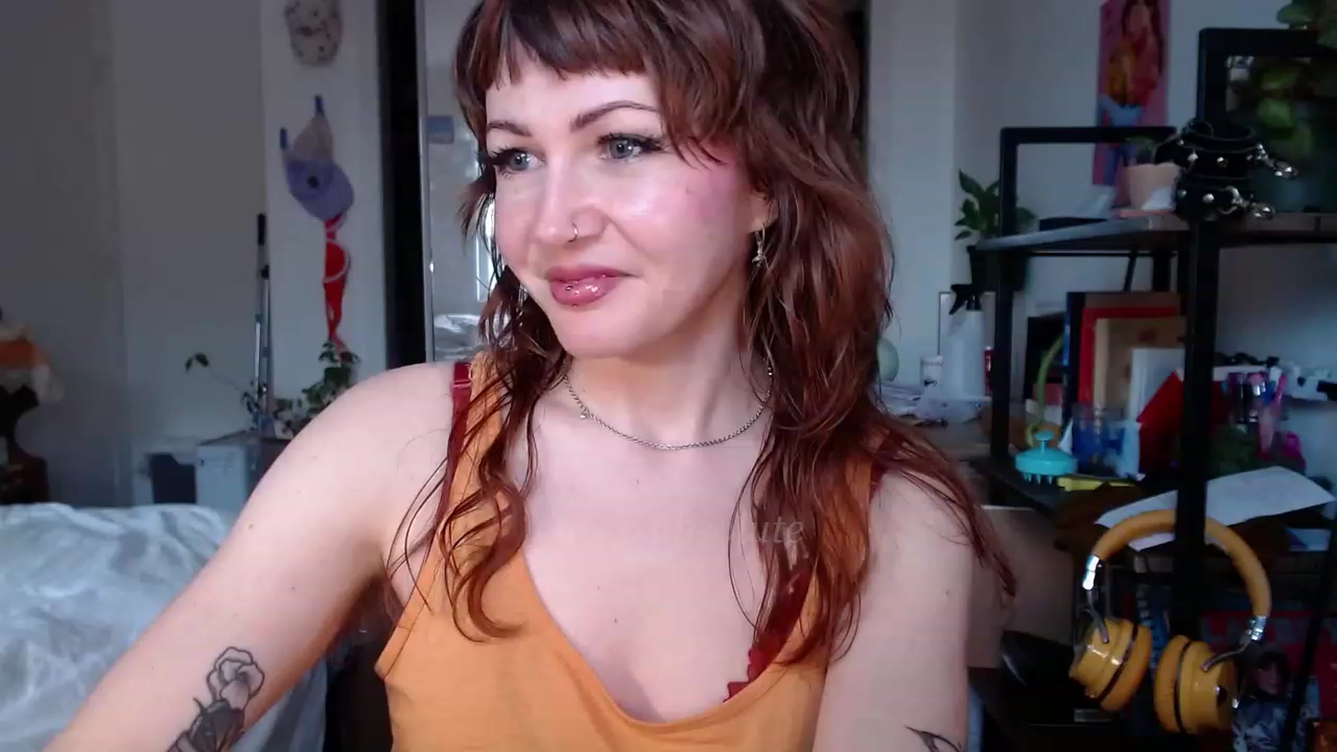 Gallery image thumbnail from AliceBdayBabe's myfreecams stream on, 01/17/2023, 20:22 image 5 of 20