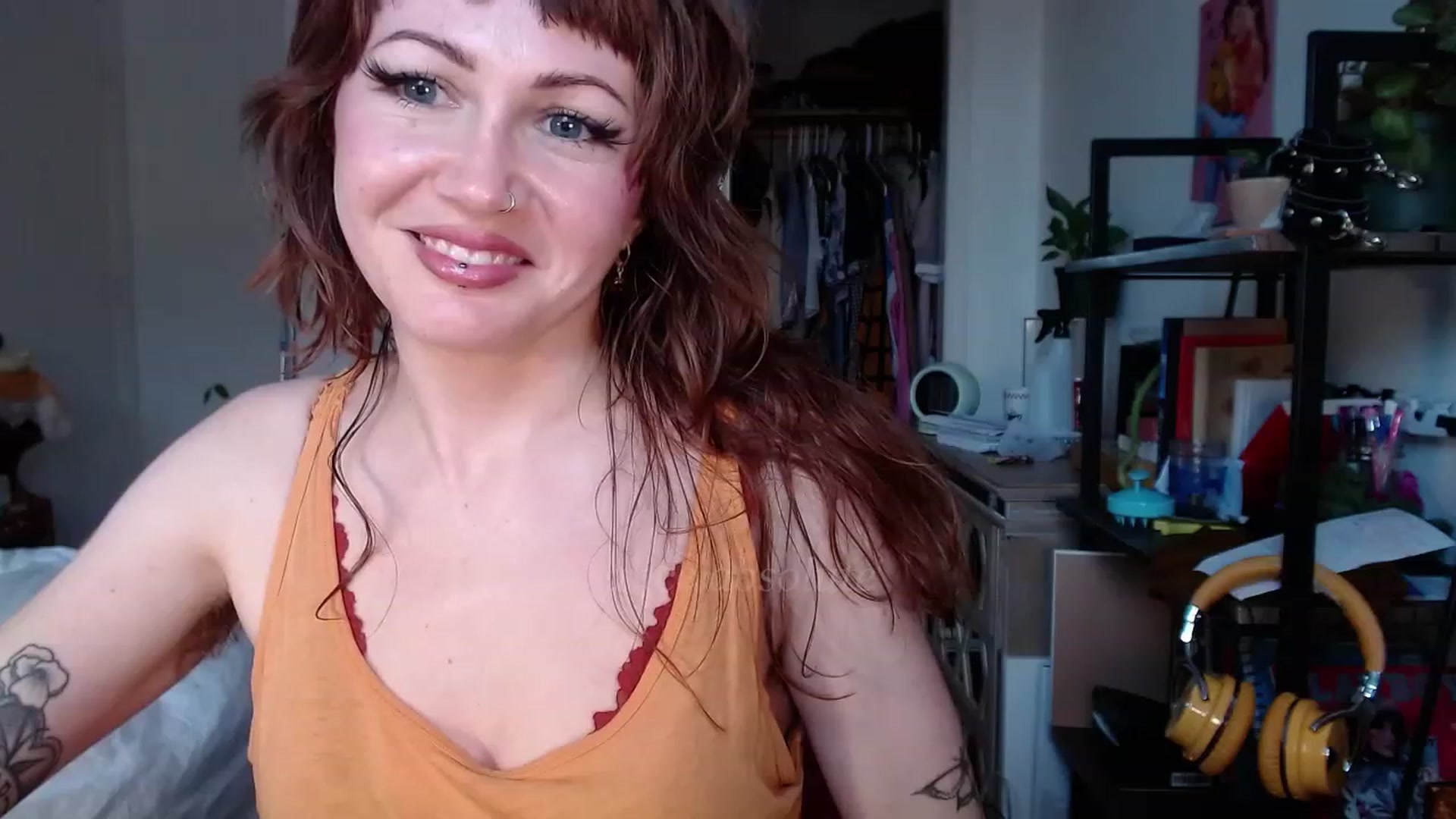 Gallery image thumbnail from AliceBdayBabe's myfreecams stream on, 01/17/2023, 20:22 image 15 of 20