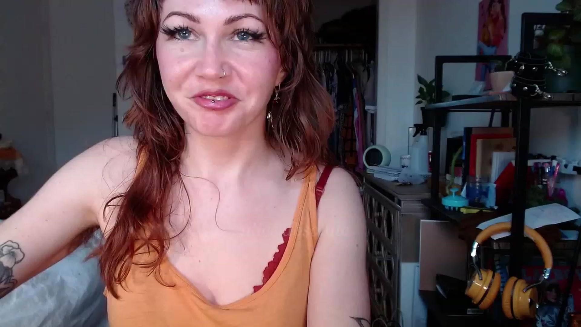 Gallery image thumbnail from AliceBdayBabe's myfreecams stream on, 01/17/2023, 20:22 image 20 of 20