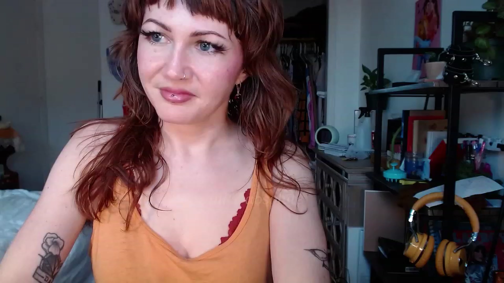 Gallery image thumbnail from AliceBdayBabe's myfreecams stream on, 01/17/2023, 20:22 image 17 of 20