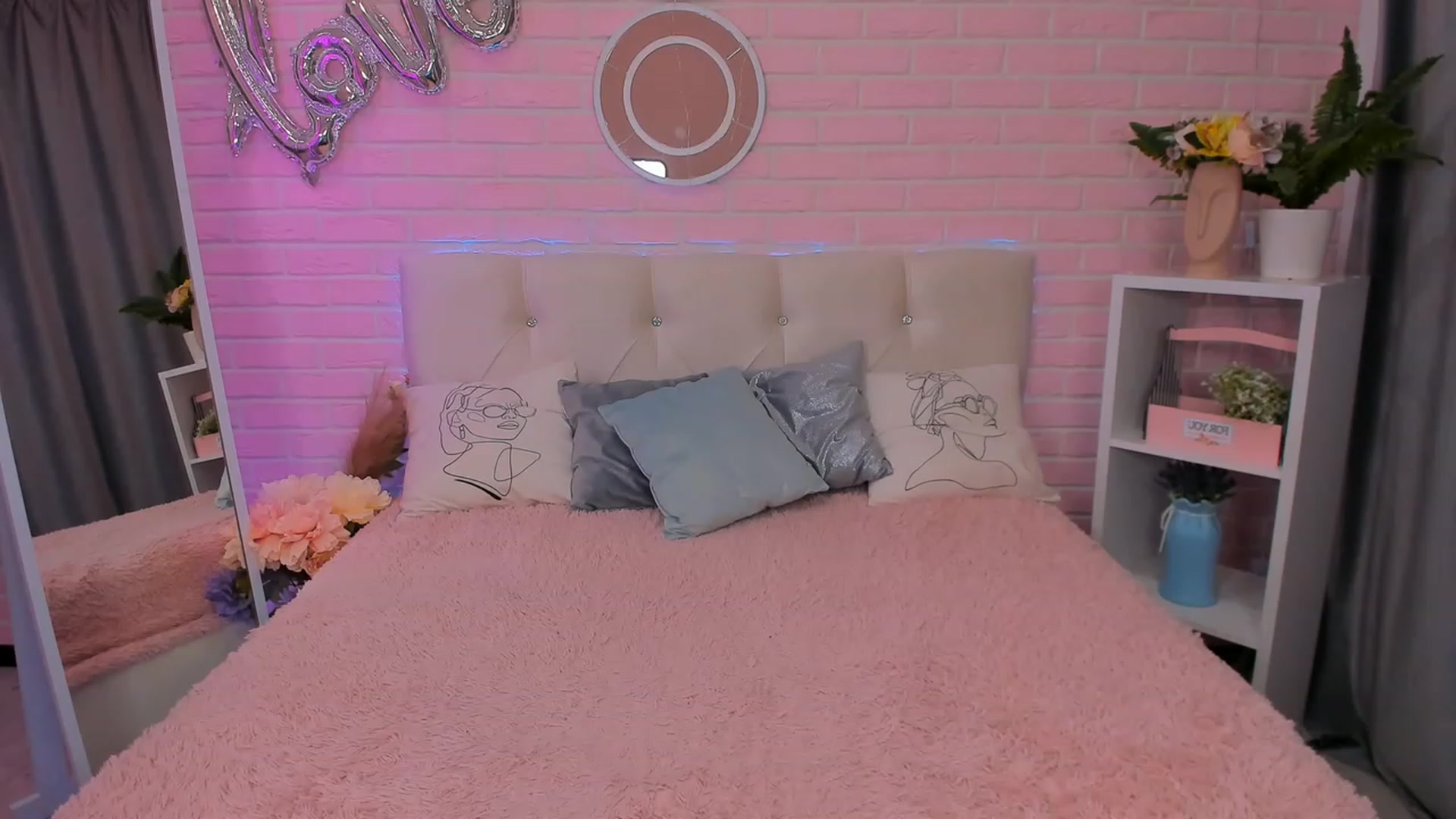 Gallery image thumbnail from AliceBells's myfreecams stream on, 11/23/2022, 06:22 image 7 of 20