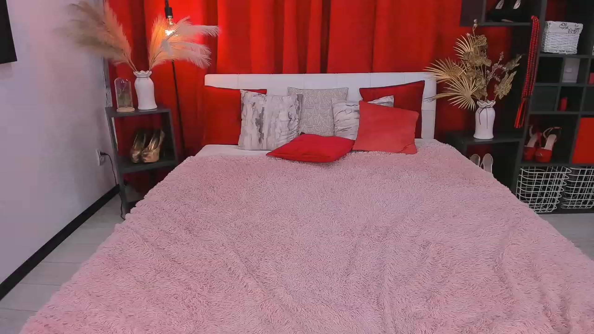 Gallery image thumbnail from AliceBells's myfreecams stream on, 11/27/2022, 11:17 image 16 of 20