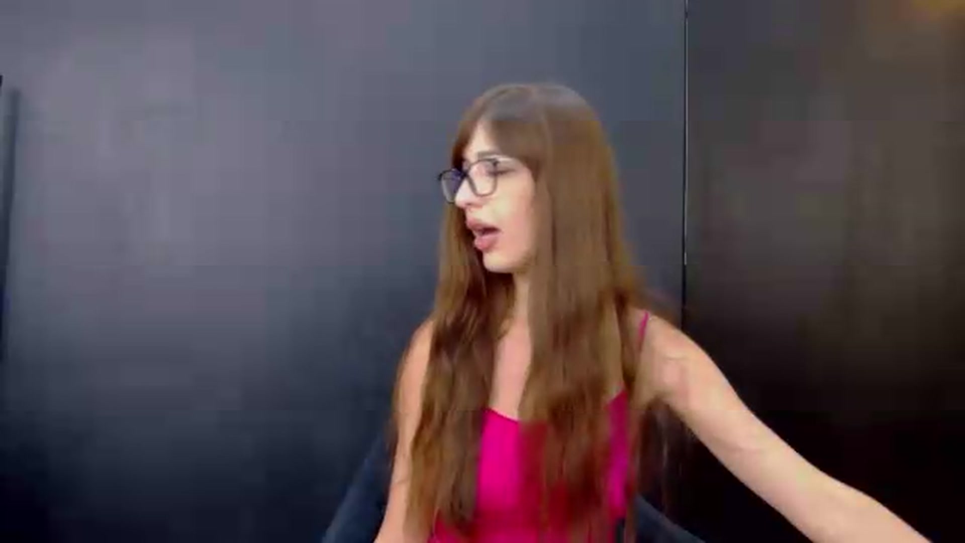 Gallery image thumbnail from AliceBlue's myfreecams stream on, 06/14/2026, 21:52 image 16 of 20