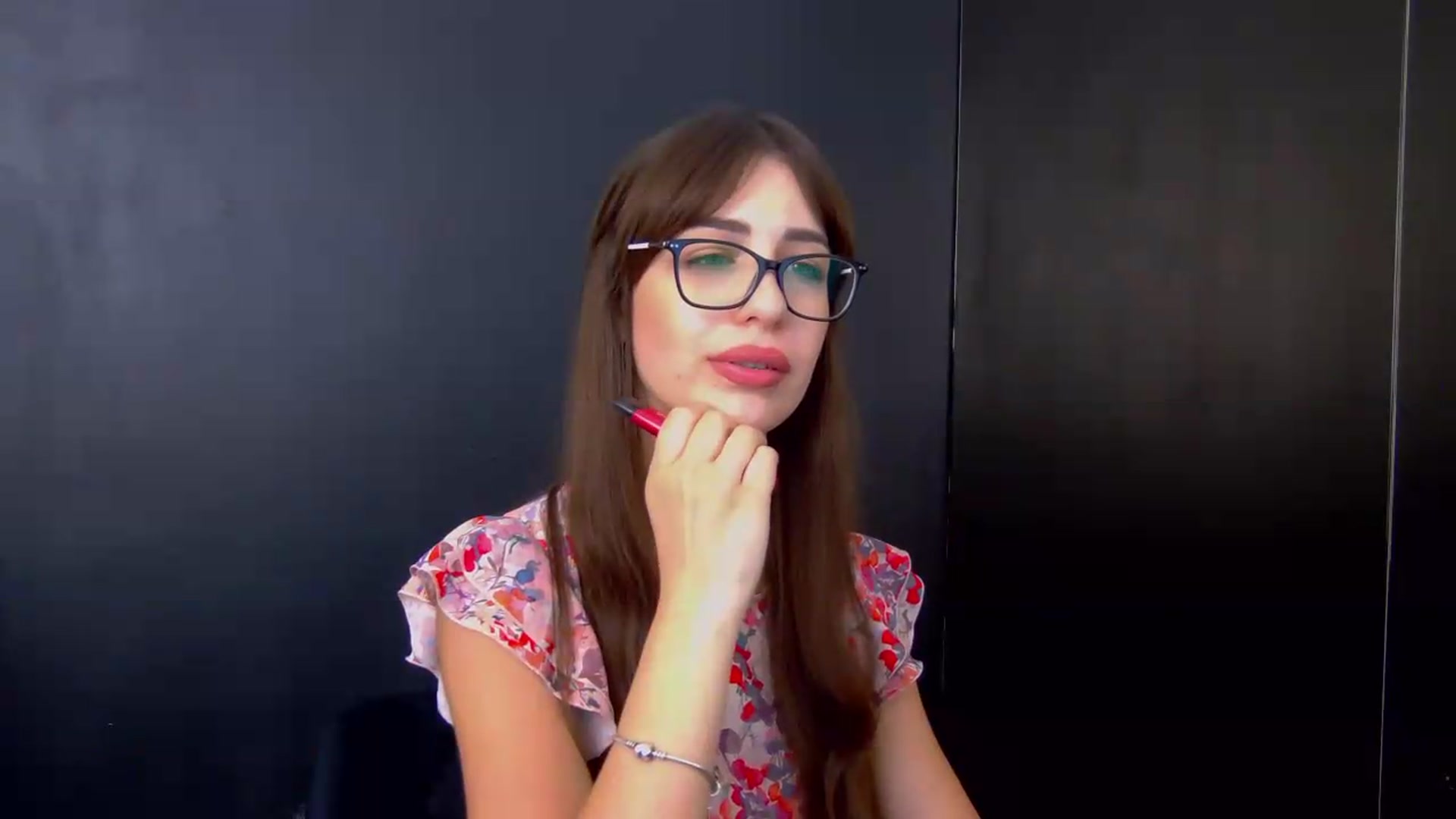 Gallery image thumbnail from AliceBlue's myfreecams stream on, 06/19/2026, 12:37 image 18 of 20