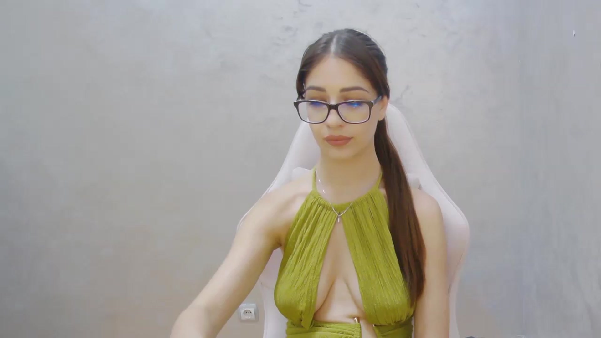 Gallery image thumbnail from AliceBlue's myfreecams stream on, 08/05/2026, 11:58 image 16 of 20