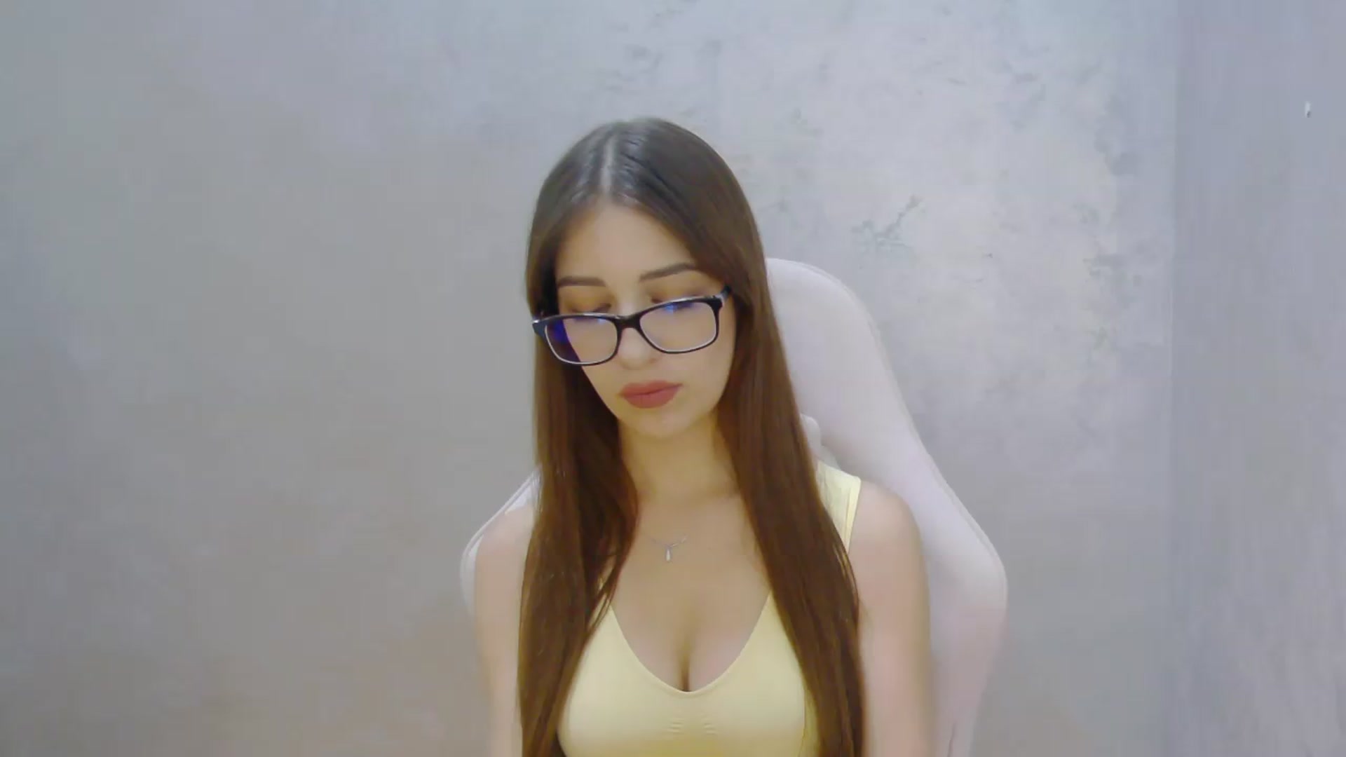 Gallery image thumbnail from AliceBlue's myfreecams stream on, 08/18/2026, 17:45 image 1 of 20