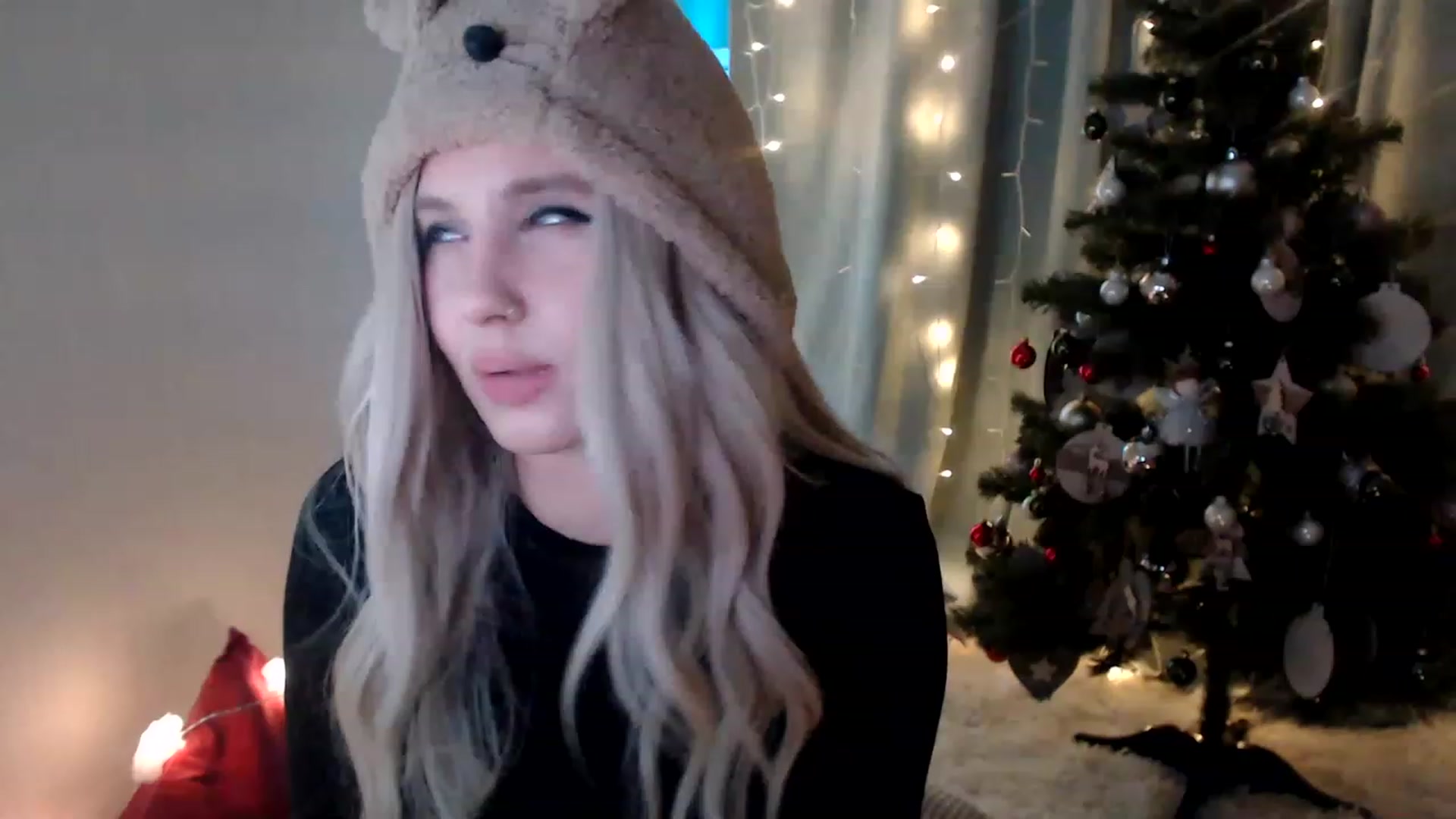Gallery image thumbnail from AliceDarkstar's myfreecams stream on, 12/29/2022, 21:02 image 4 of 20