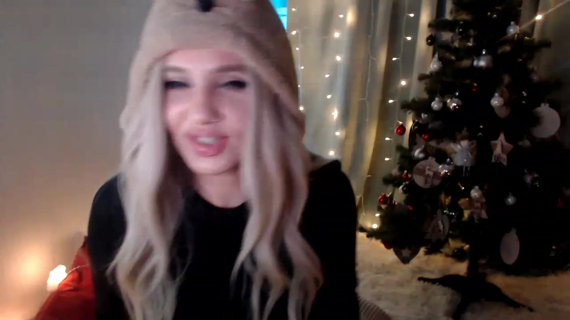 Gallery image thumbnail from AliceDarkstar's myfreecams stream on, 12/29/2022, 21:02 image 16 of 20