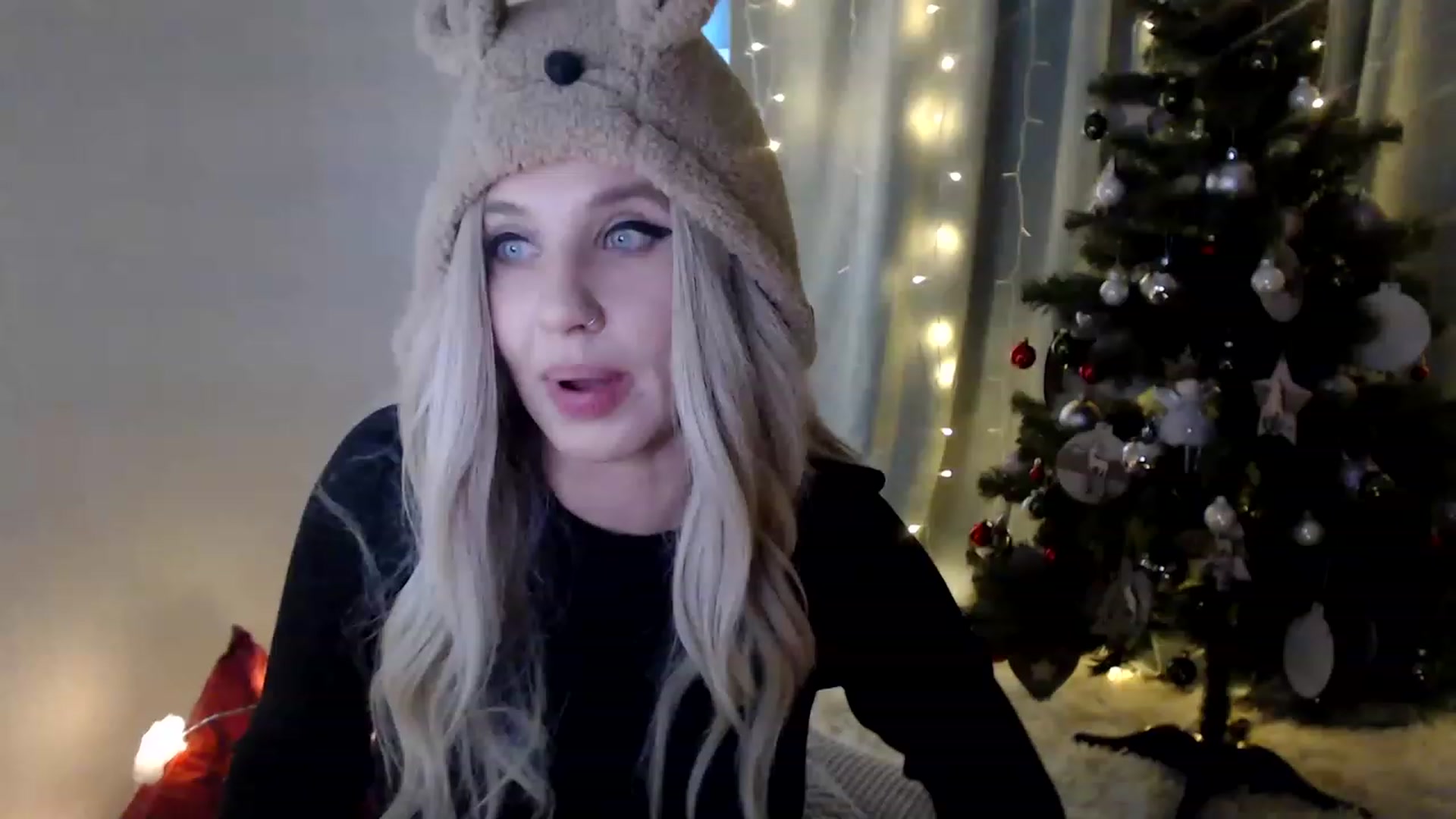 Gallery image thumbnail from AliceDarkstar's myfreecams stream on, 12/29/2022, 21:02 image 1 of 20