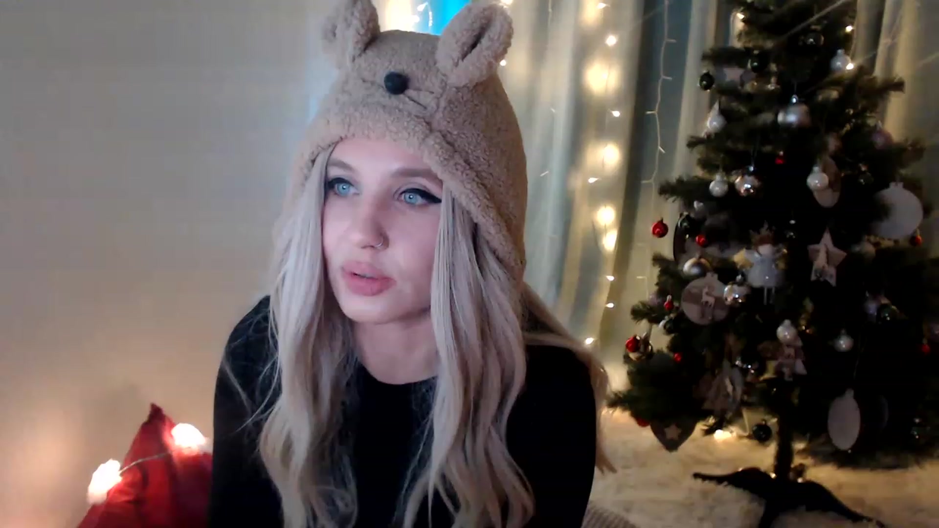 Gallery image thumbnail from AliceDarkstar's myfreecams stream on, 12/29/2022, 21:02 image 3 of 20