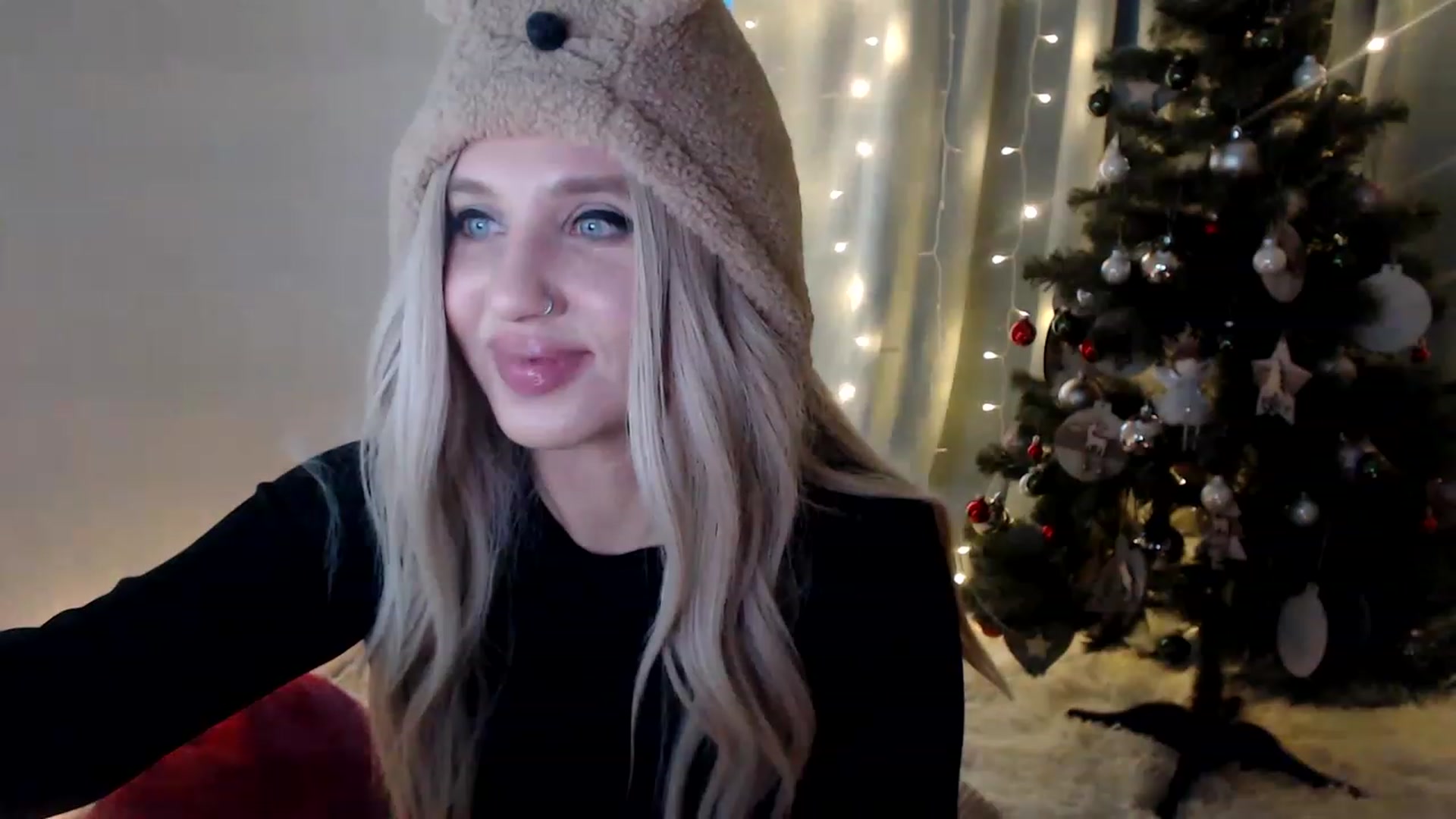 Gallery image thumbnail from AliceDarkstar's myfreecams stream on, 12/29/2022, 21:02 image 14 of 20