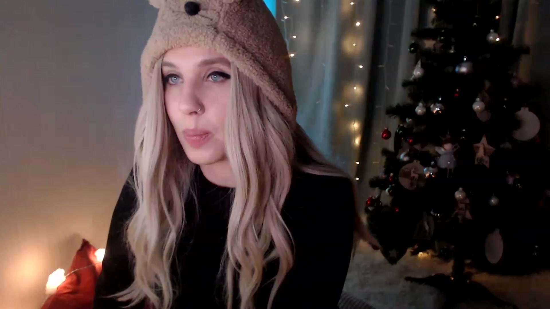 Gallery image thumbnail from AliceDarkstar's myfreecams stream on, 12/29/2022, 21:02 image 9 of 20