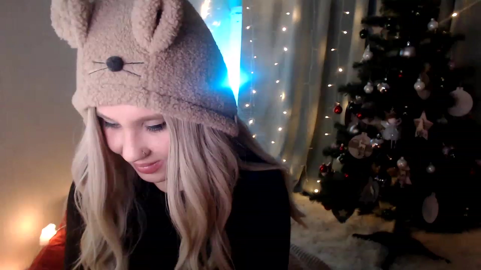 Gallery image thumbnail from AliceDarkstar's myfreecams stream on, 12/29/2022, 21:02 image 17 of 20