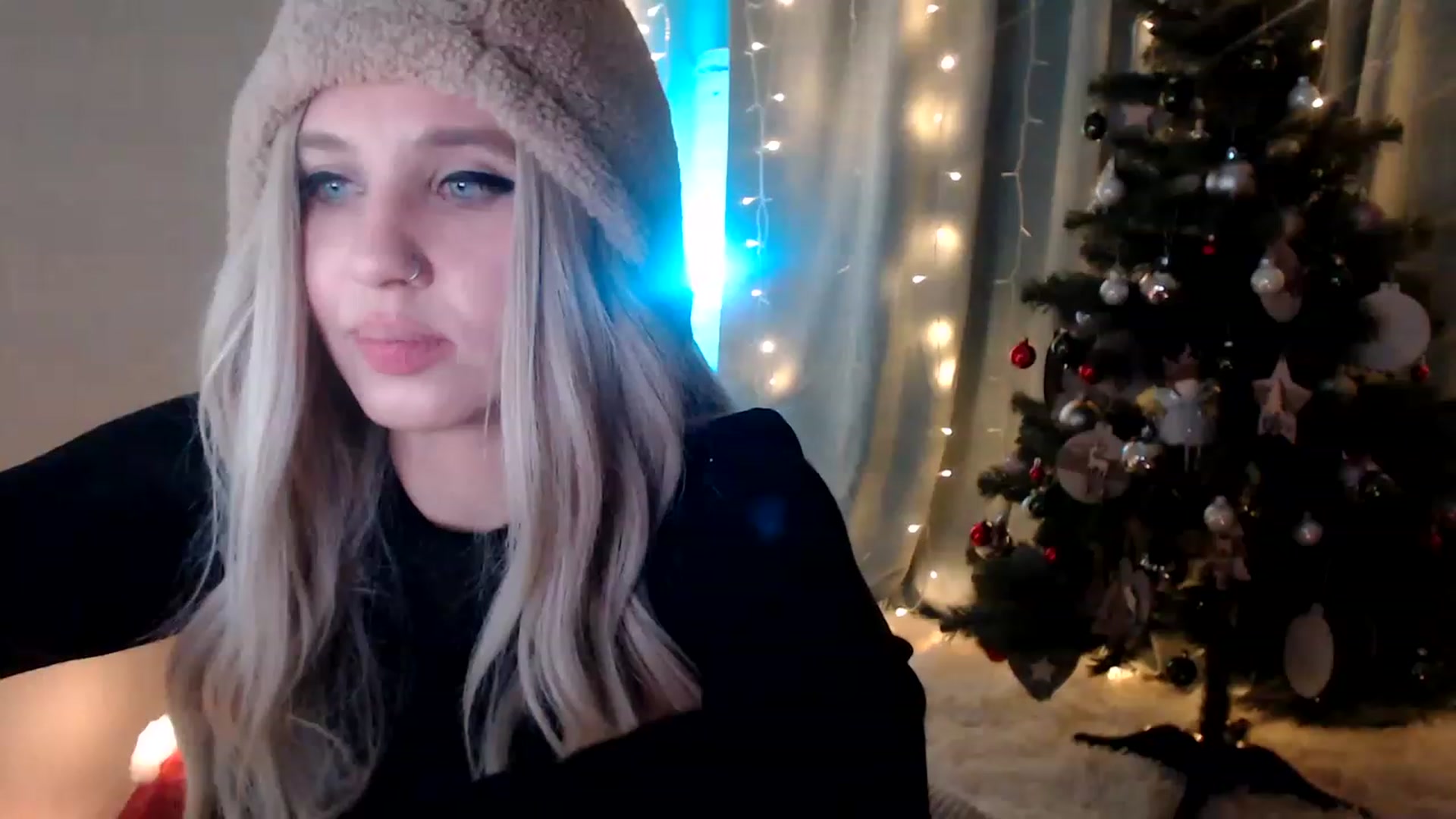 Gallery image thumbnail from AliceDarkstar's myfreecams stream on, 12/29/2022, 21:02 image 5 of 20
