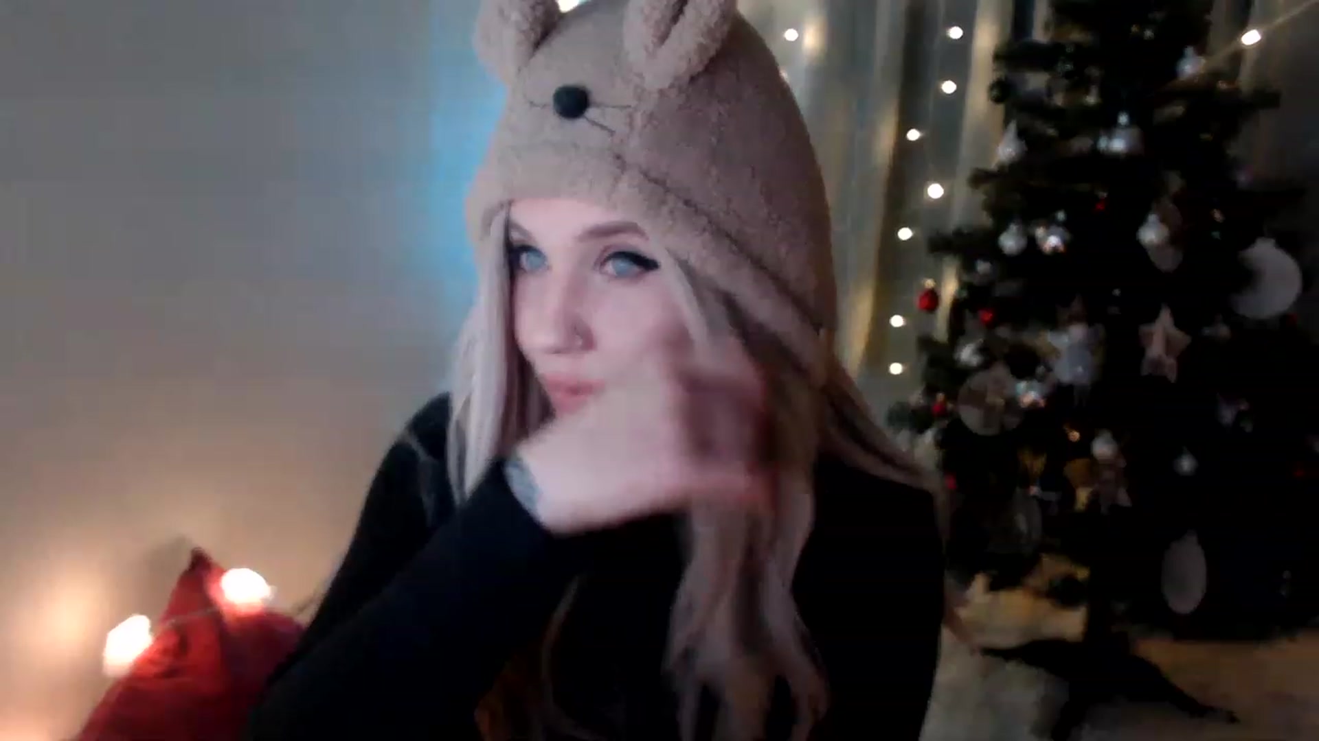 Gallery image thumbnail from AliceDarkstar's myfreecams stream on, 12/29/2022, 21:02 image 12 of 20