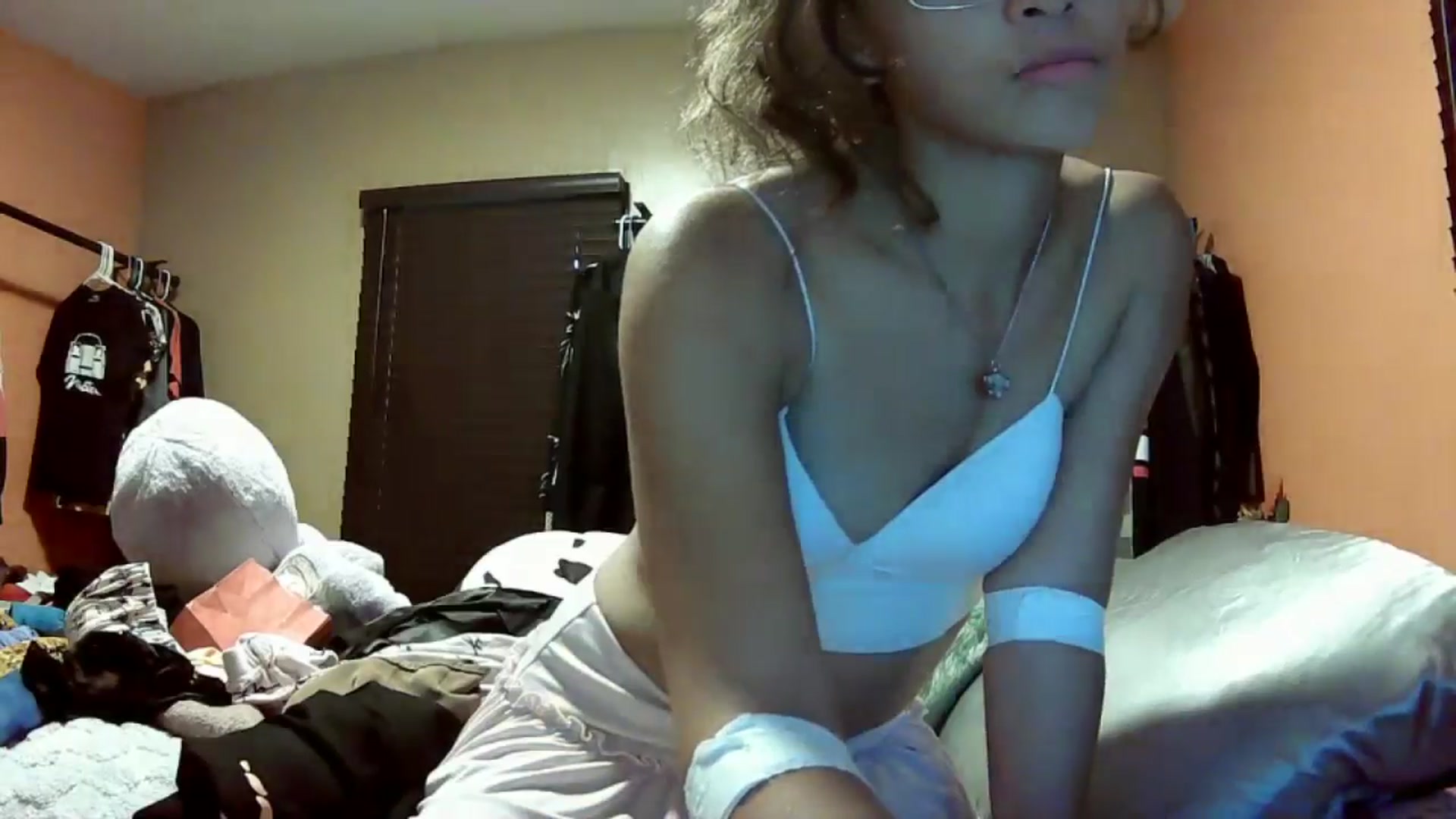 Gallery image thumbnail from AliceEllis's myfreecams stream on, 09/05/2024, 18:21 image 15 of 20