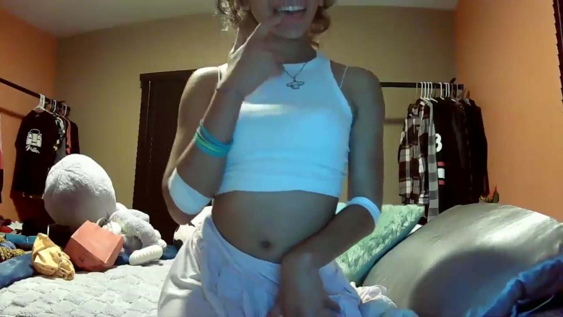 Gallery image thumbnail from AliceEllis's myfreecams stream on, 09/05/2024, 18:21 image 4 of 20