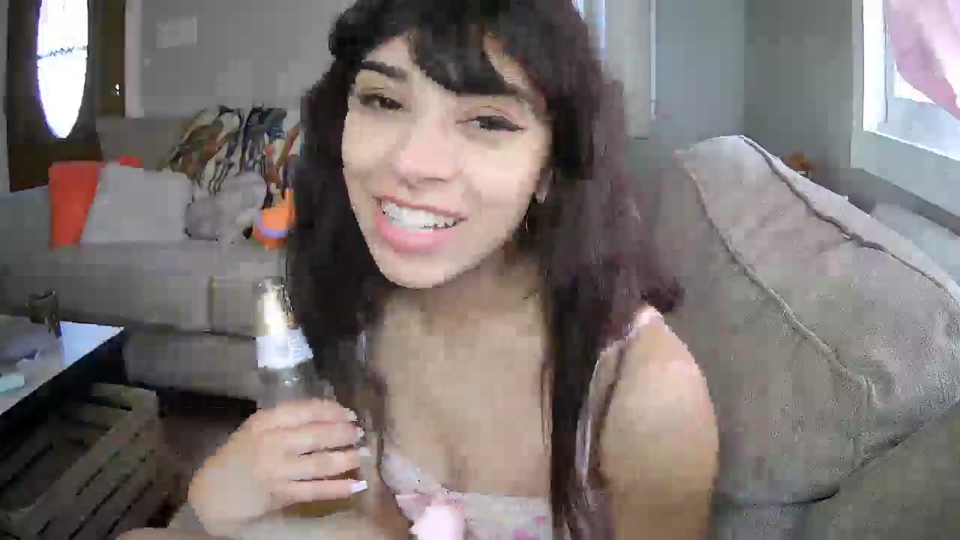 Gallery image thumbnail from AliceEllis's myfreecams stream on, 05/15/2025, 13:57 image 8 of 20