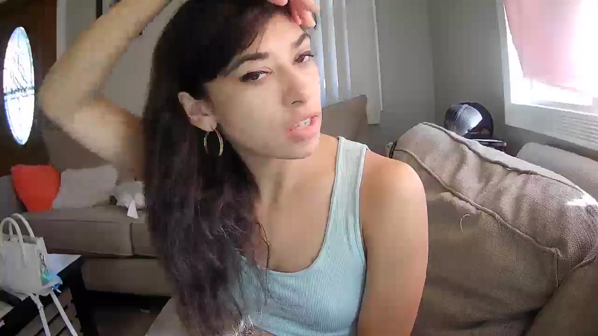 Gallery image thumbnail from AliceEllis's myfreecams stream on, 05/16/2025, 13:05 image 12 of 20