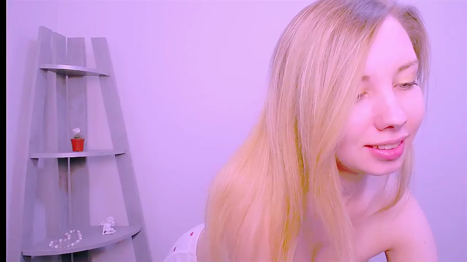 Gallery image thumbnail from AliceFire_'s myfreecams stream on, 08/24/2024, 10:37 image 5 of 20
