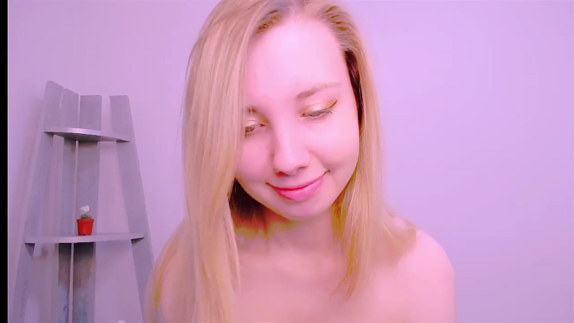 Gallery image thumbnail from AliceFire_'s myfreecams stream on, 08/28/2024, 07:46 image 10 of 20